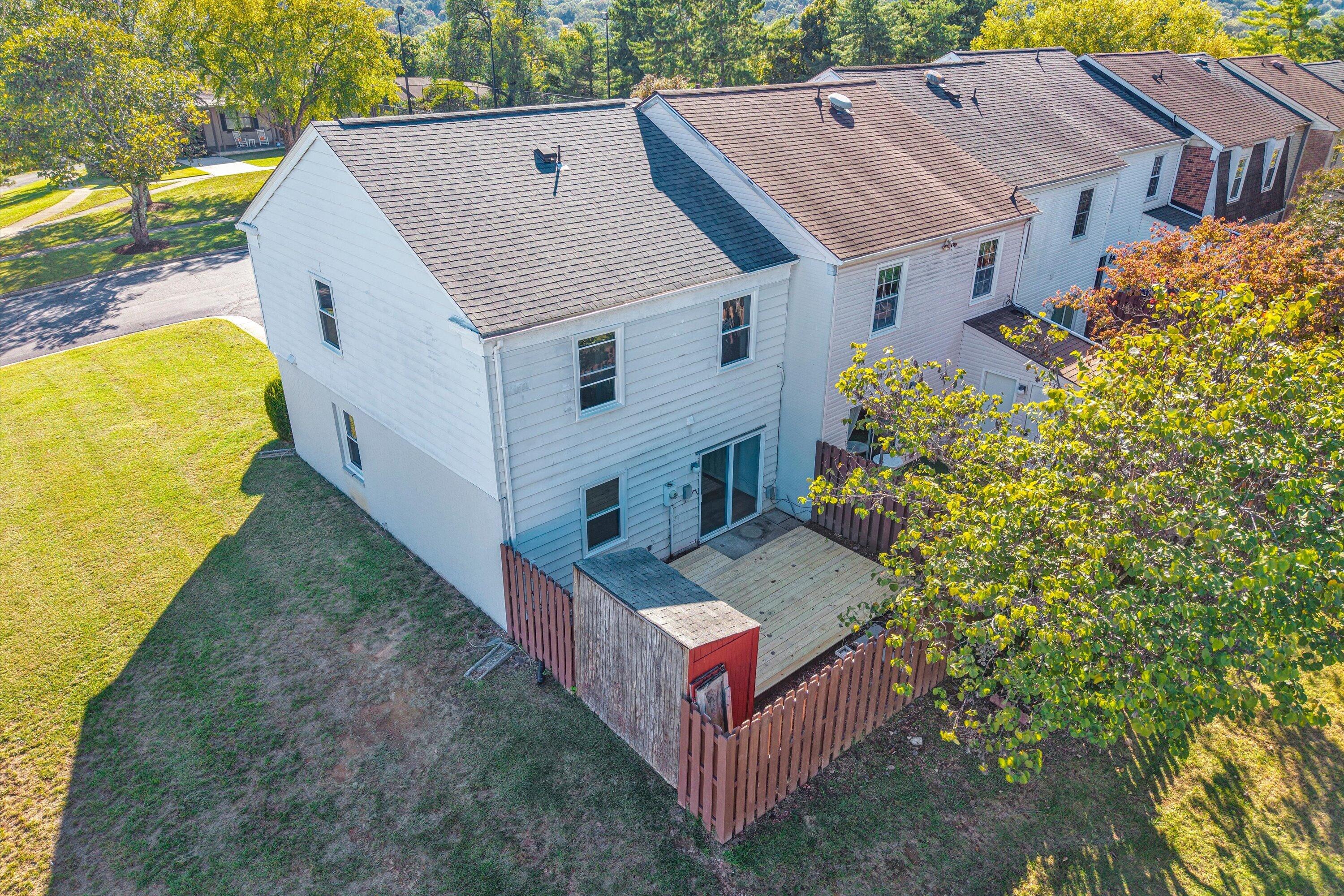 4625 Roxbury LN