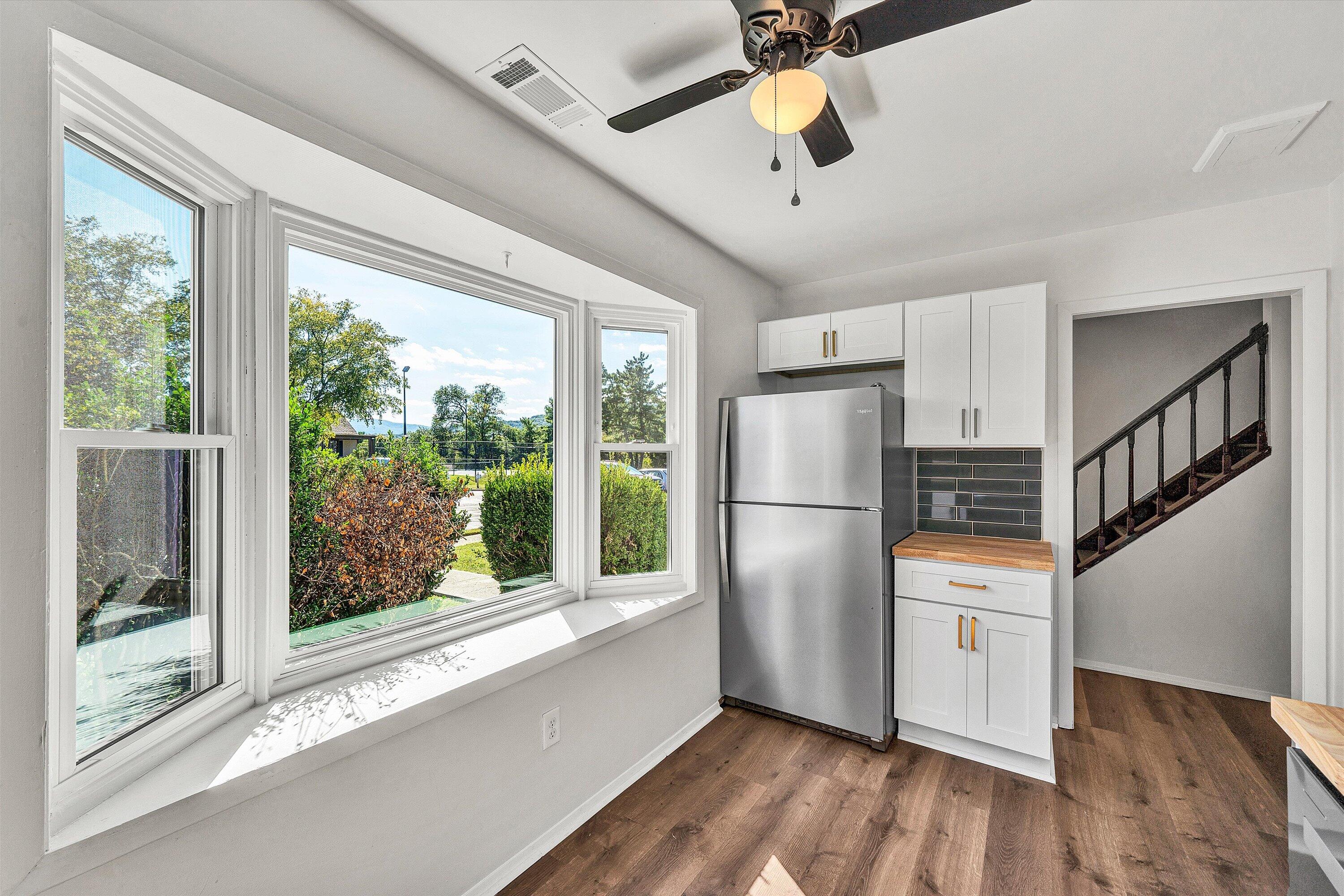 4625 Roxbury LN