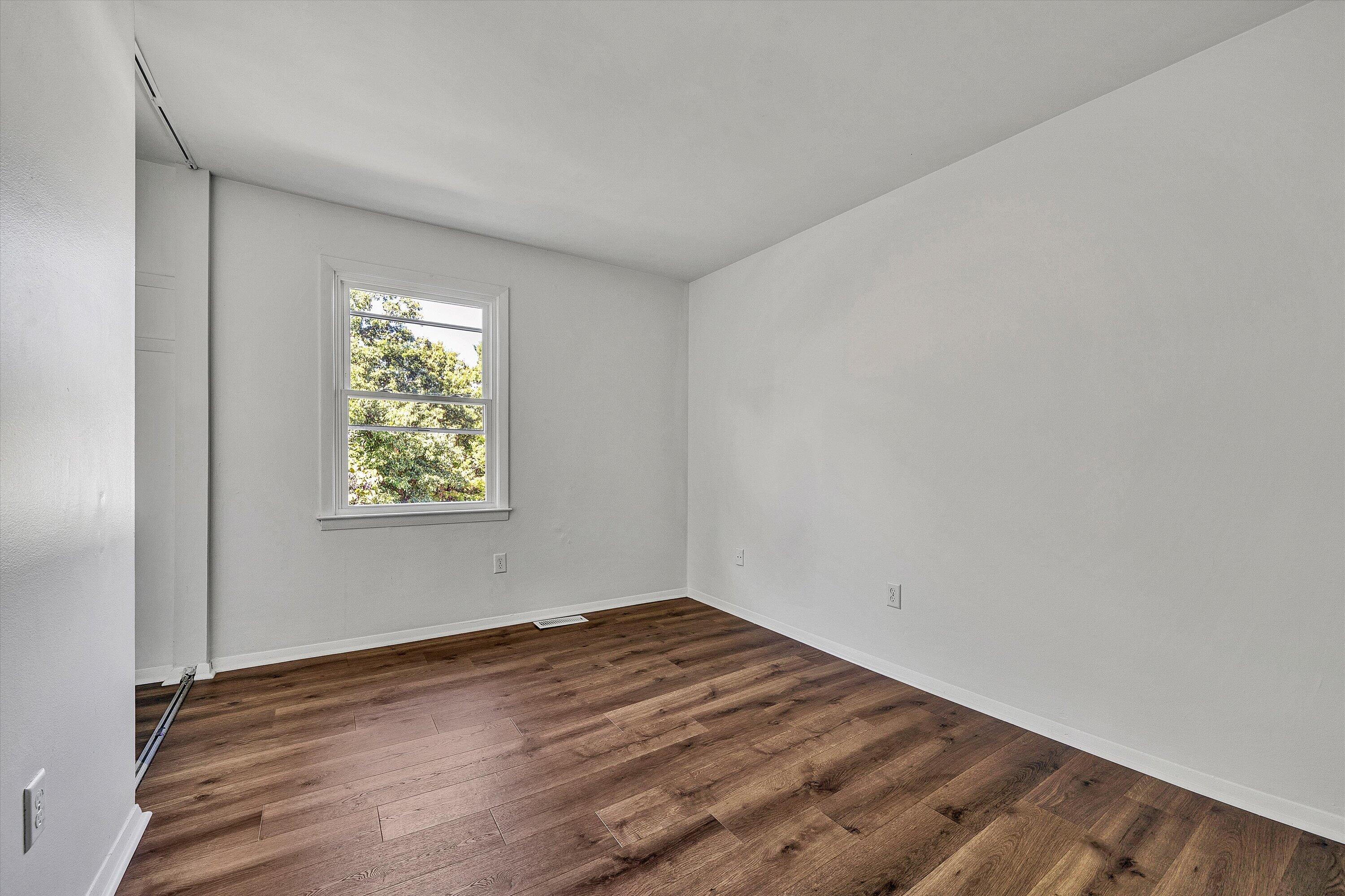 4625 Roxbury LN