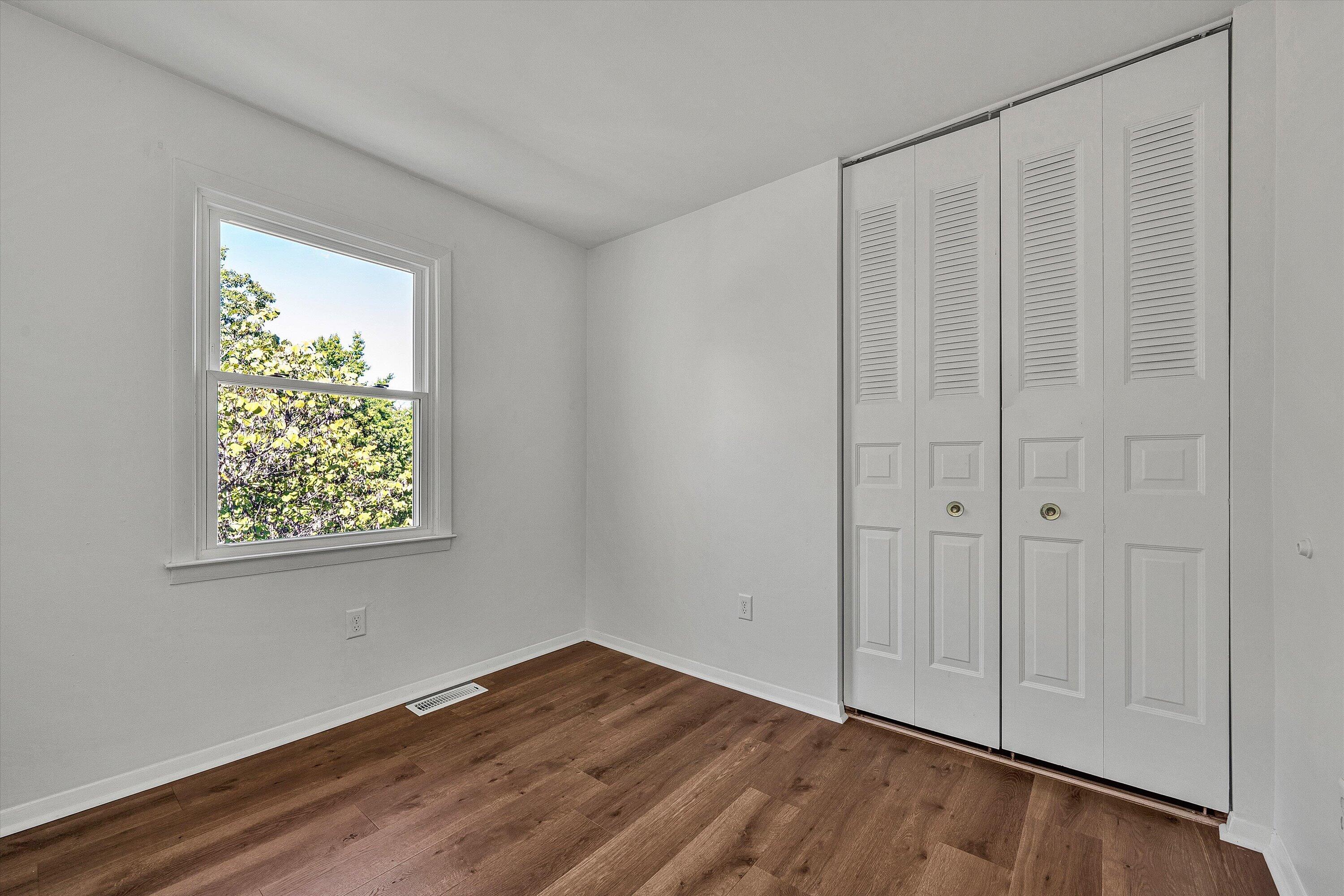 4625 Roxbury LN