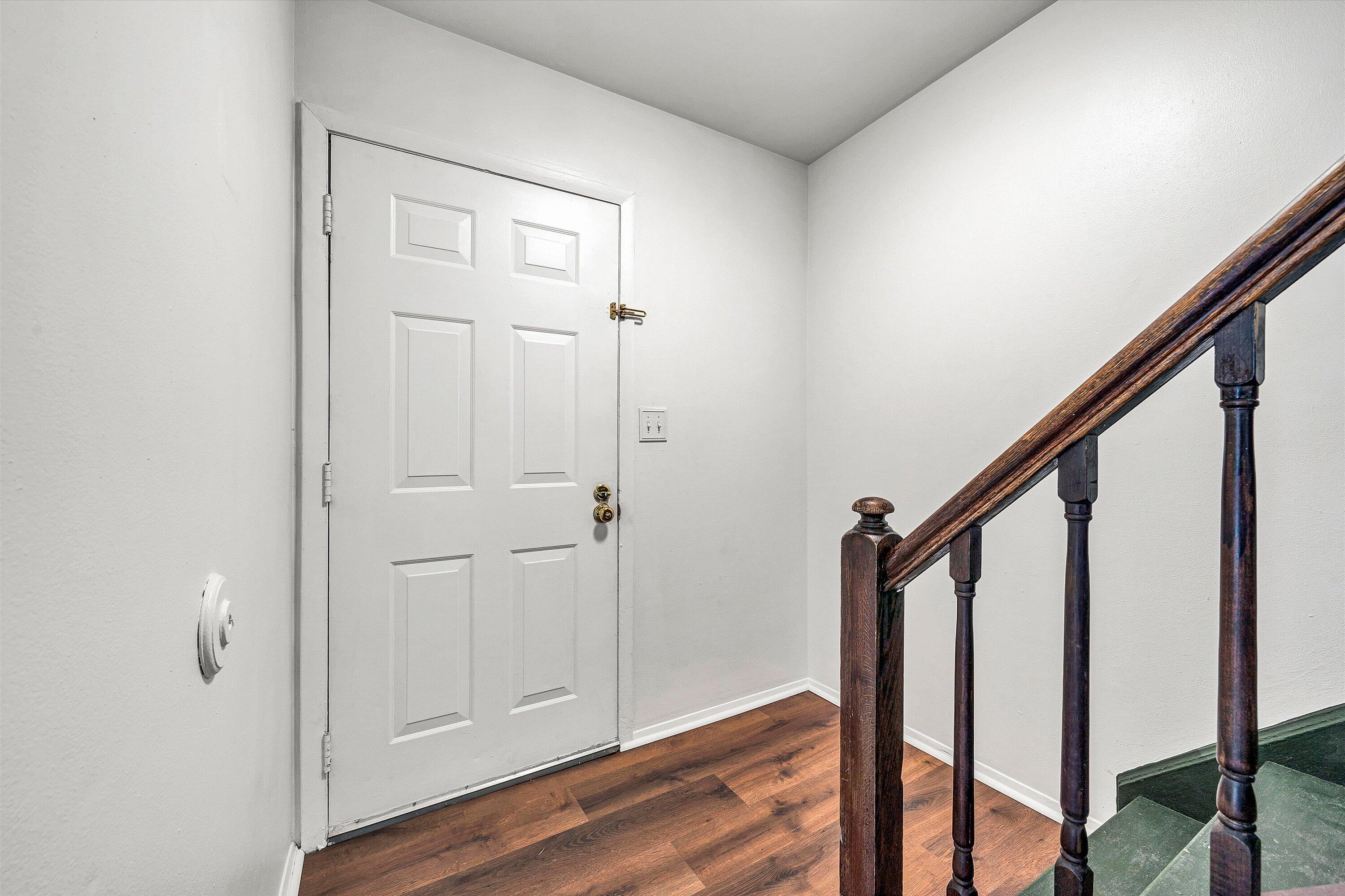4625 Roxbury LN