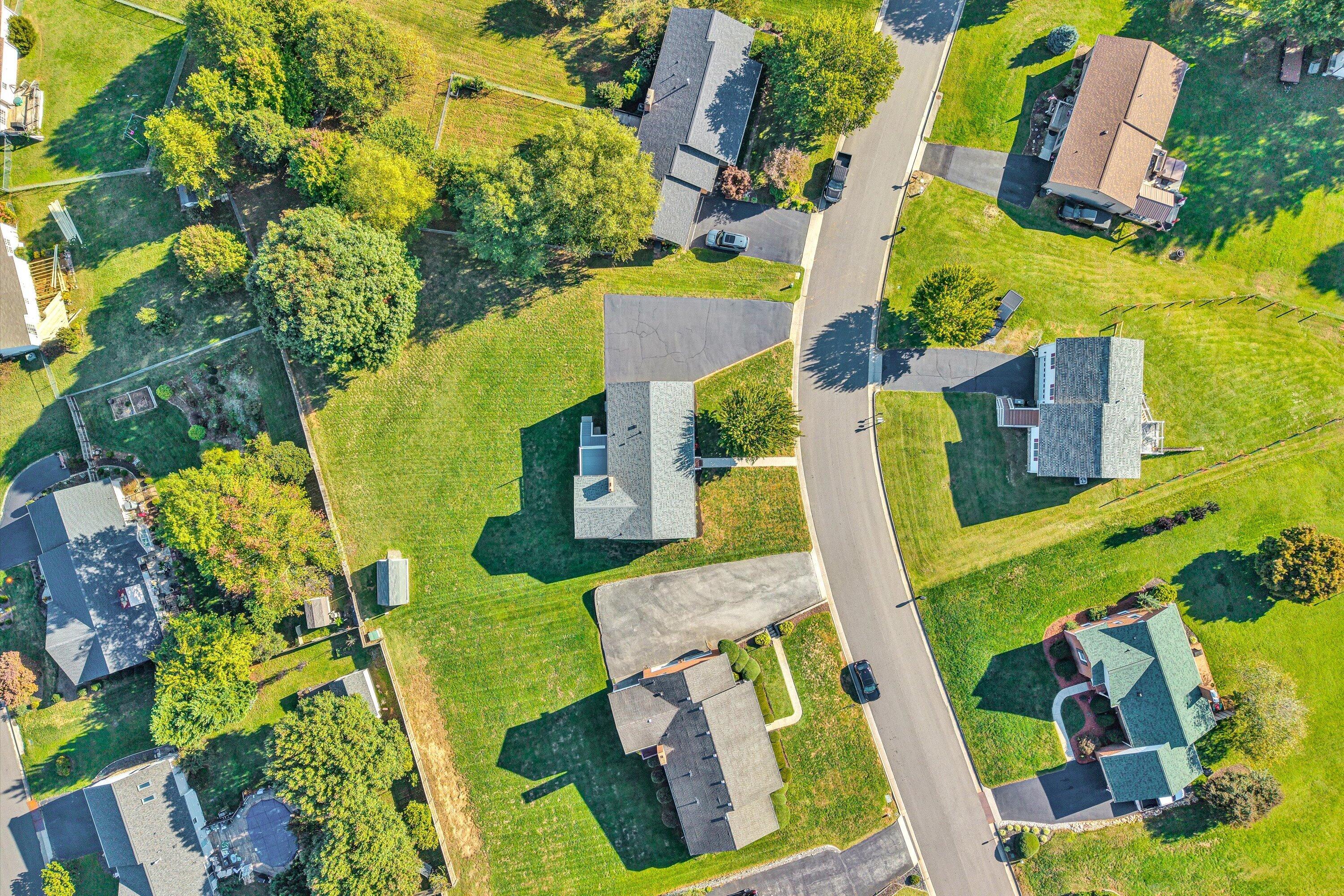 5124 Jonathan LN