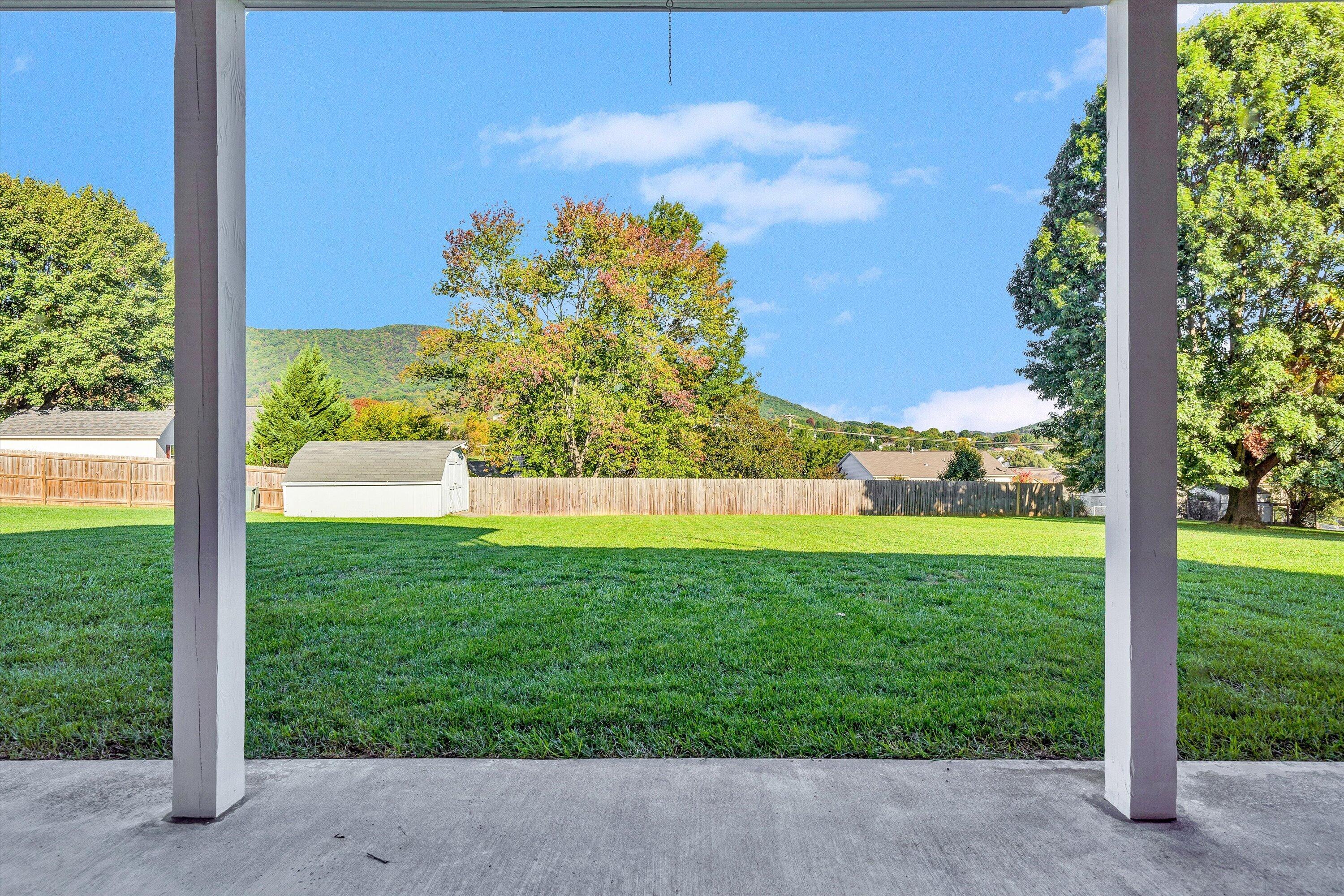 5124 Jonathan LN