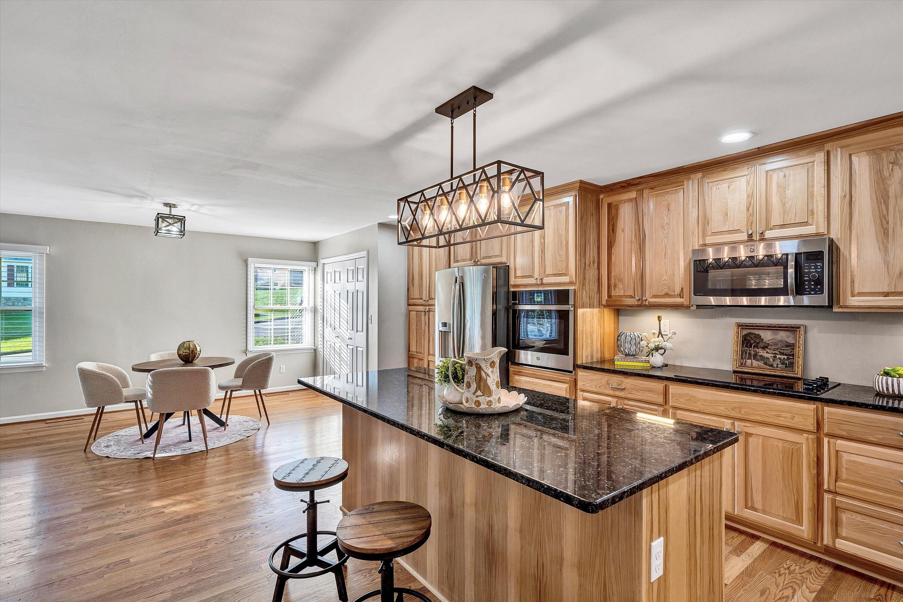 5124 Jonathan LN