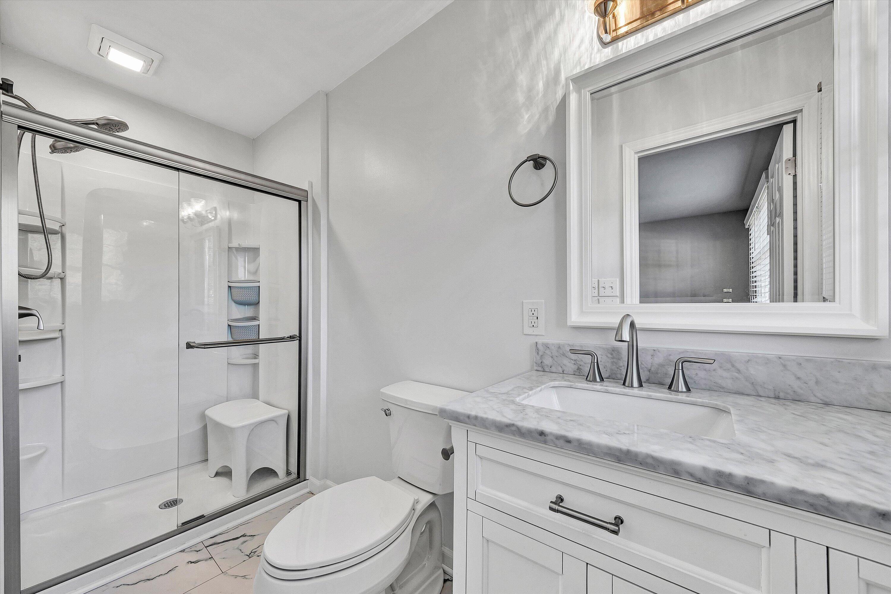 5124 Jonathan LN
