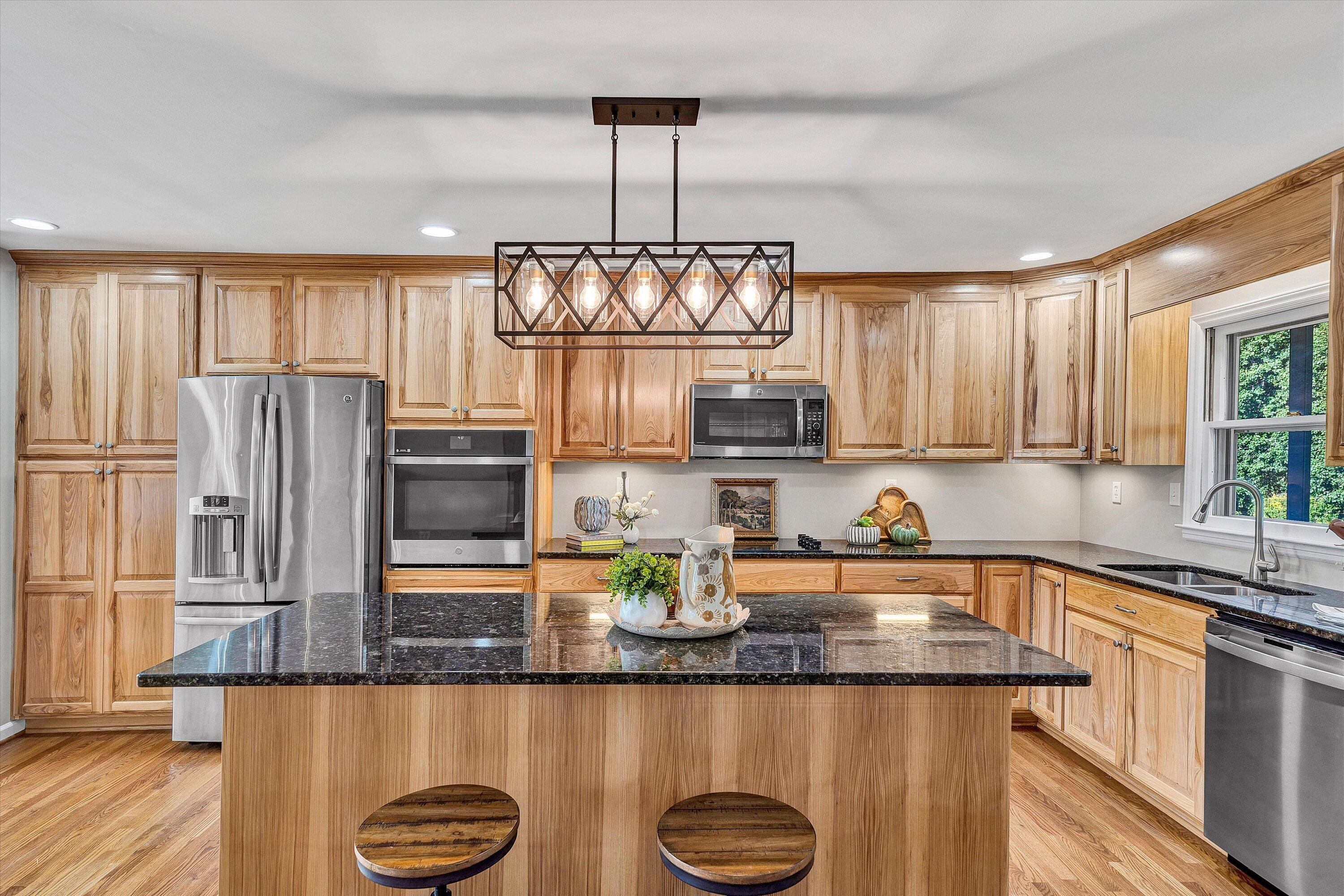 5124 Jonathan LN