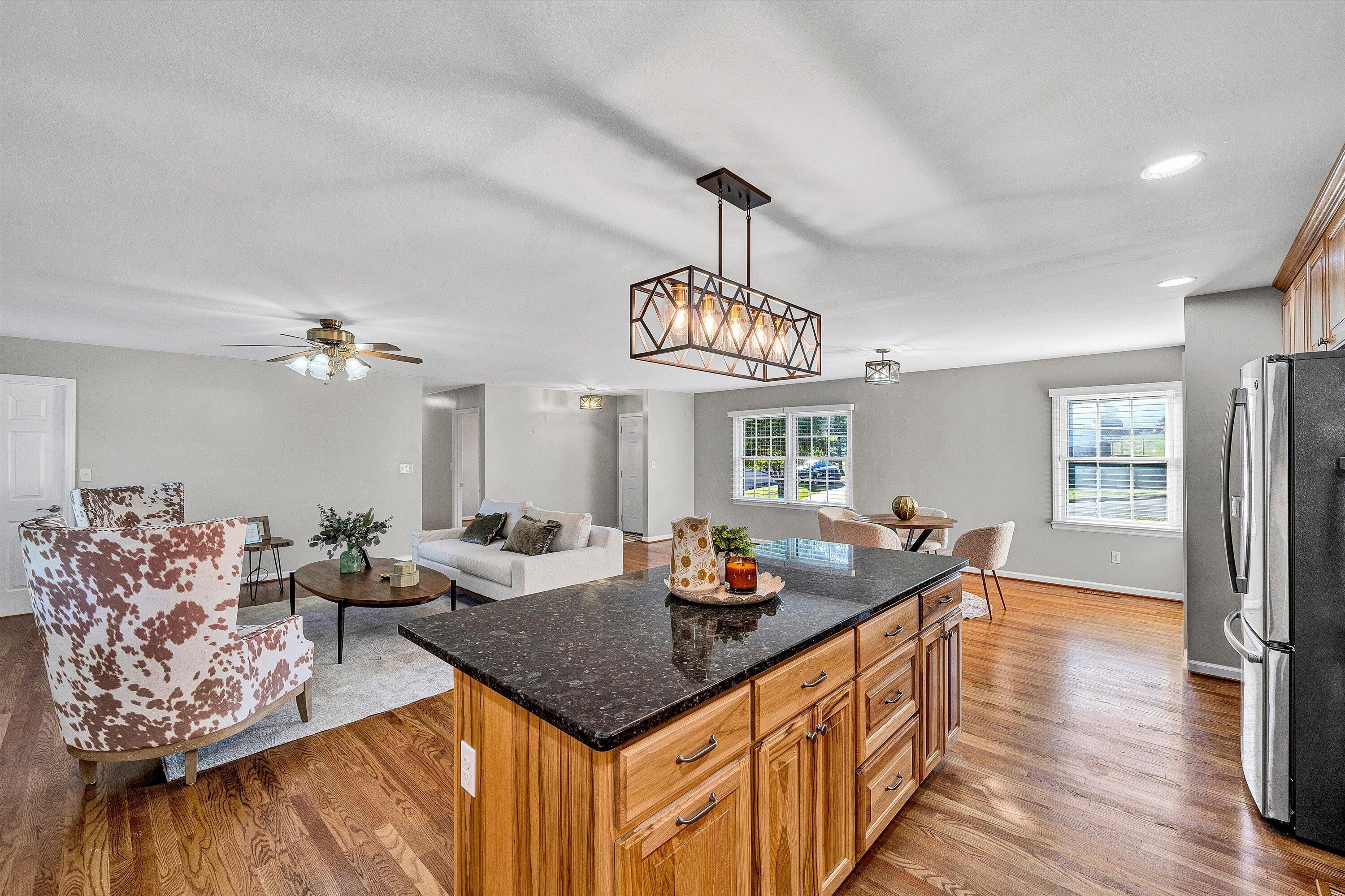 5124 Jonathan LN