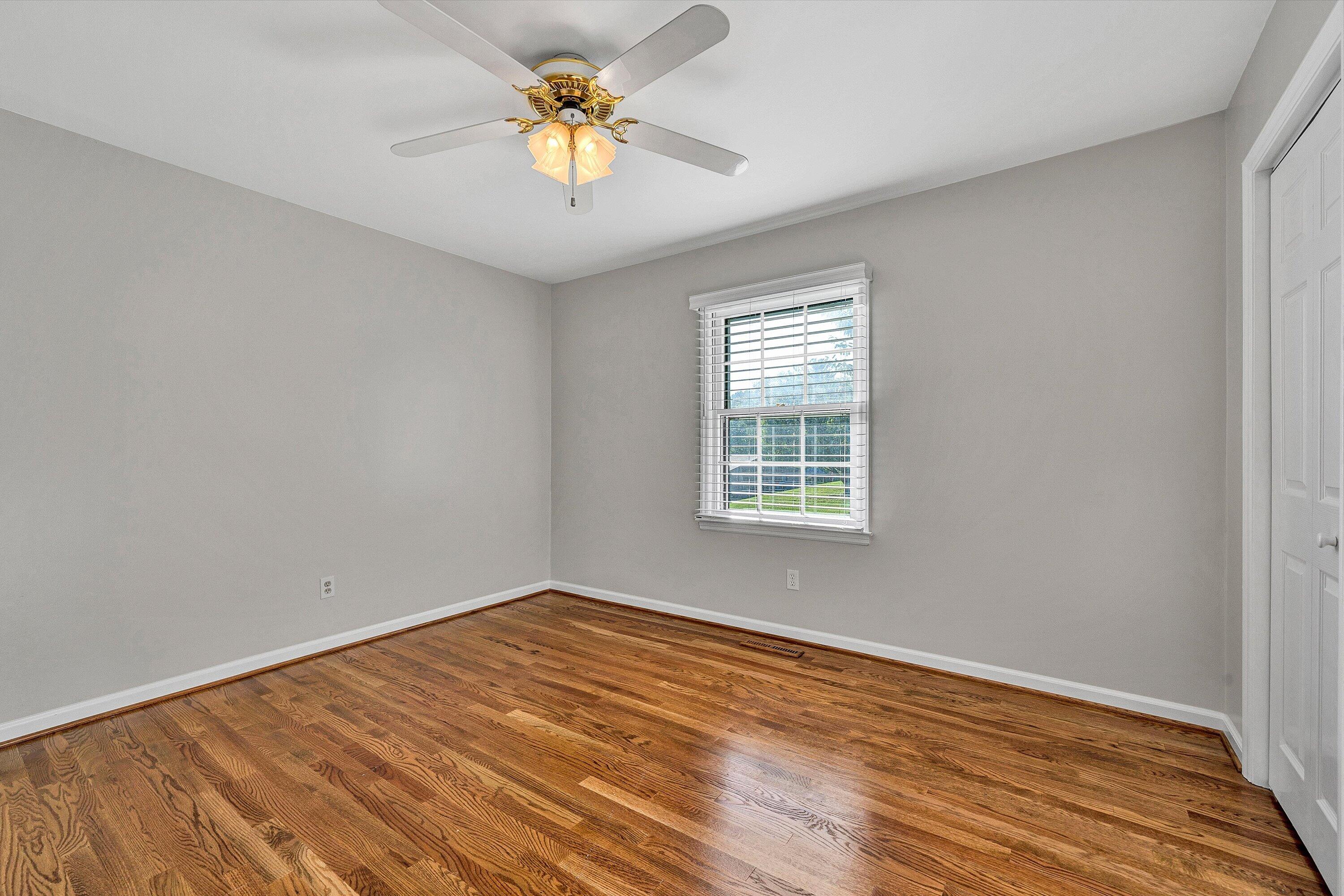 5124 Jonathan LN