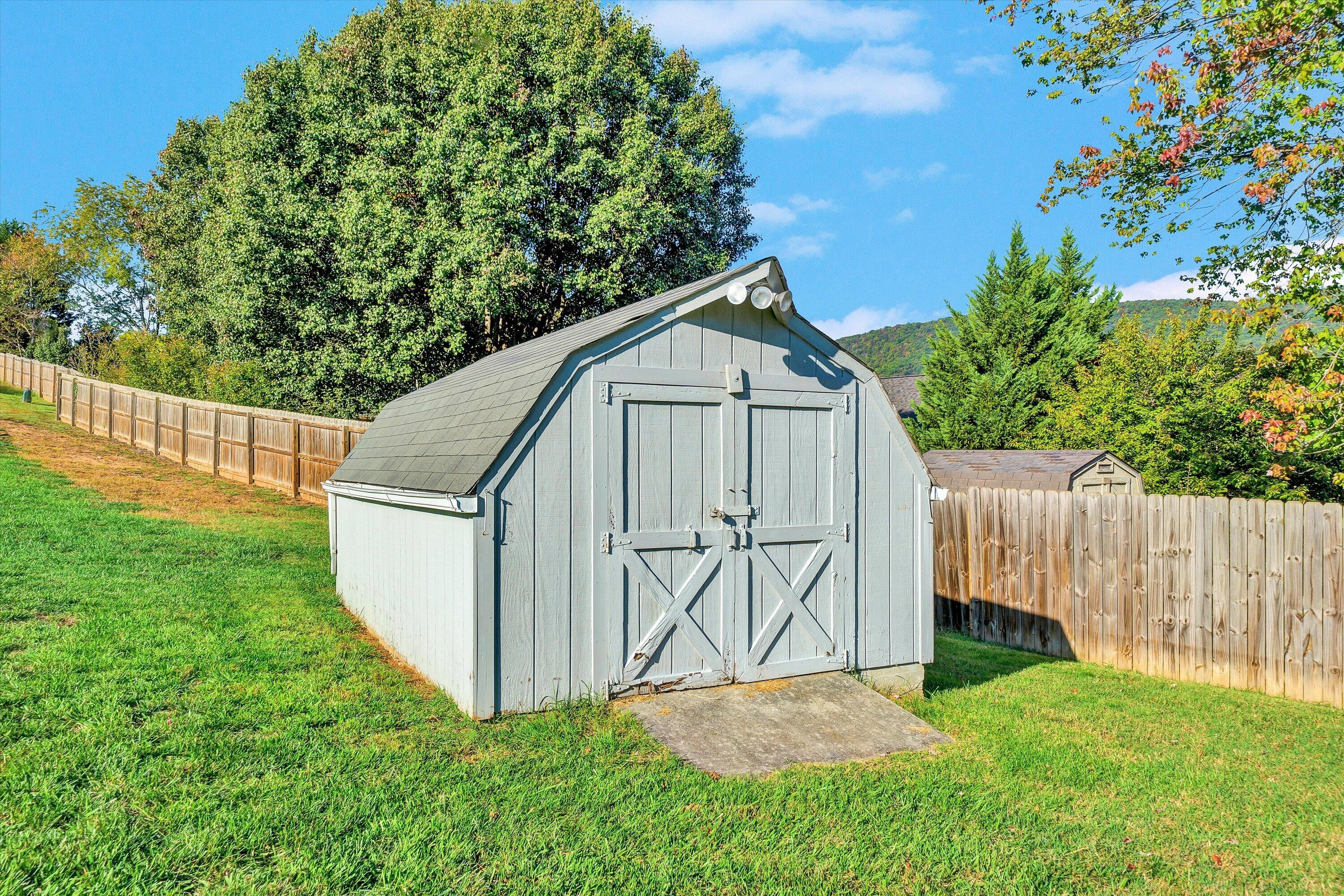 5124 Jonathan LN