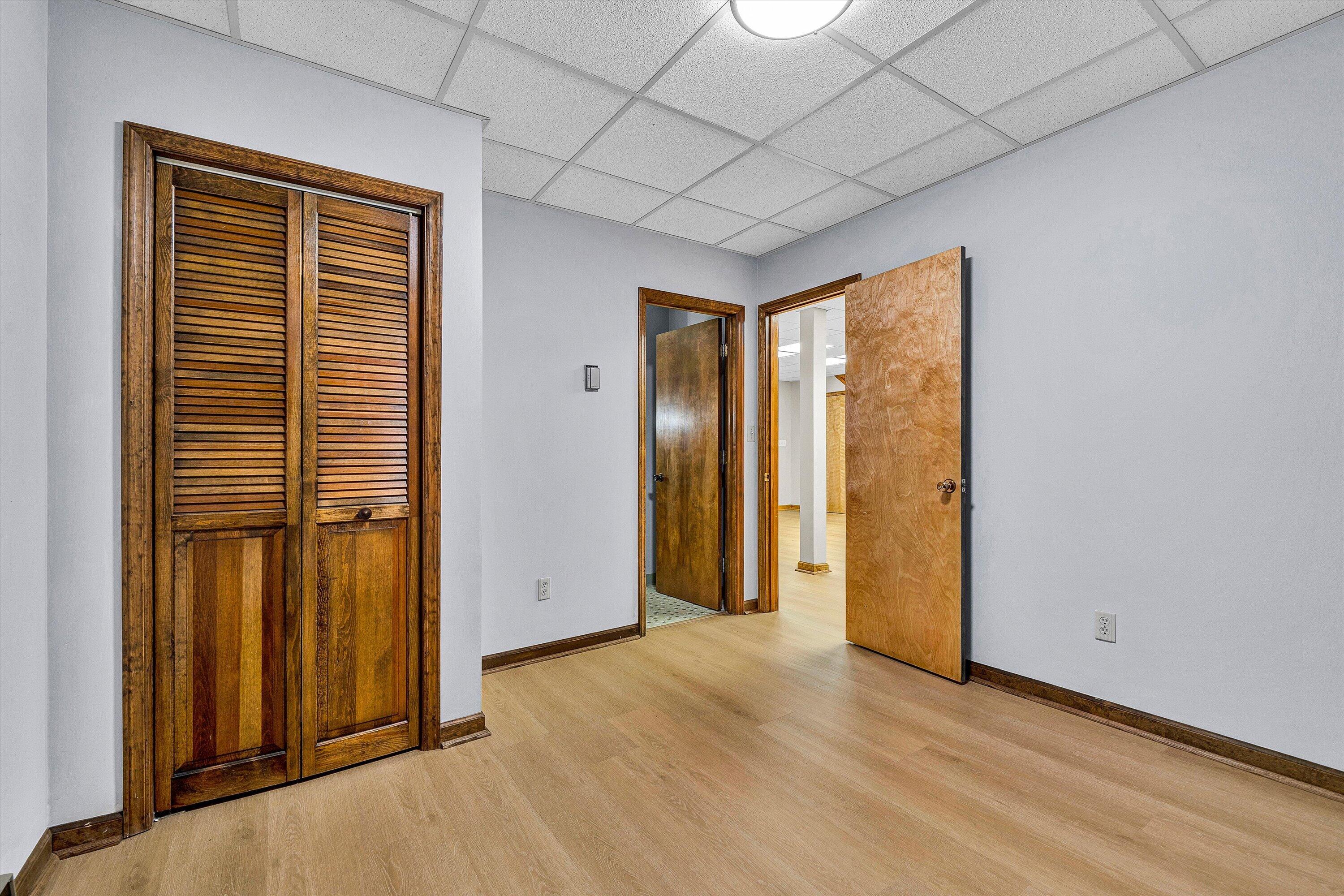 5124 Jonathan LN