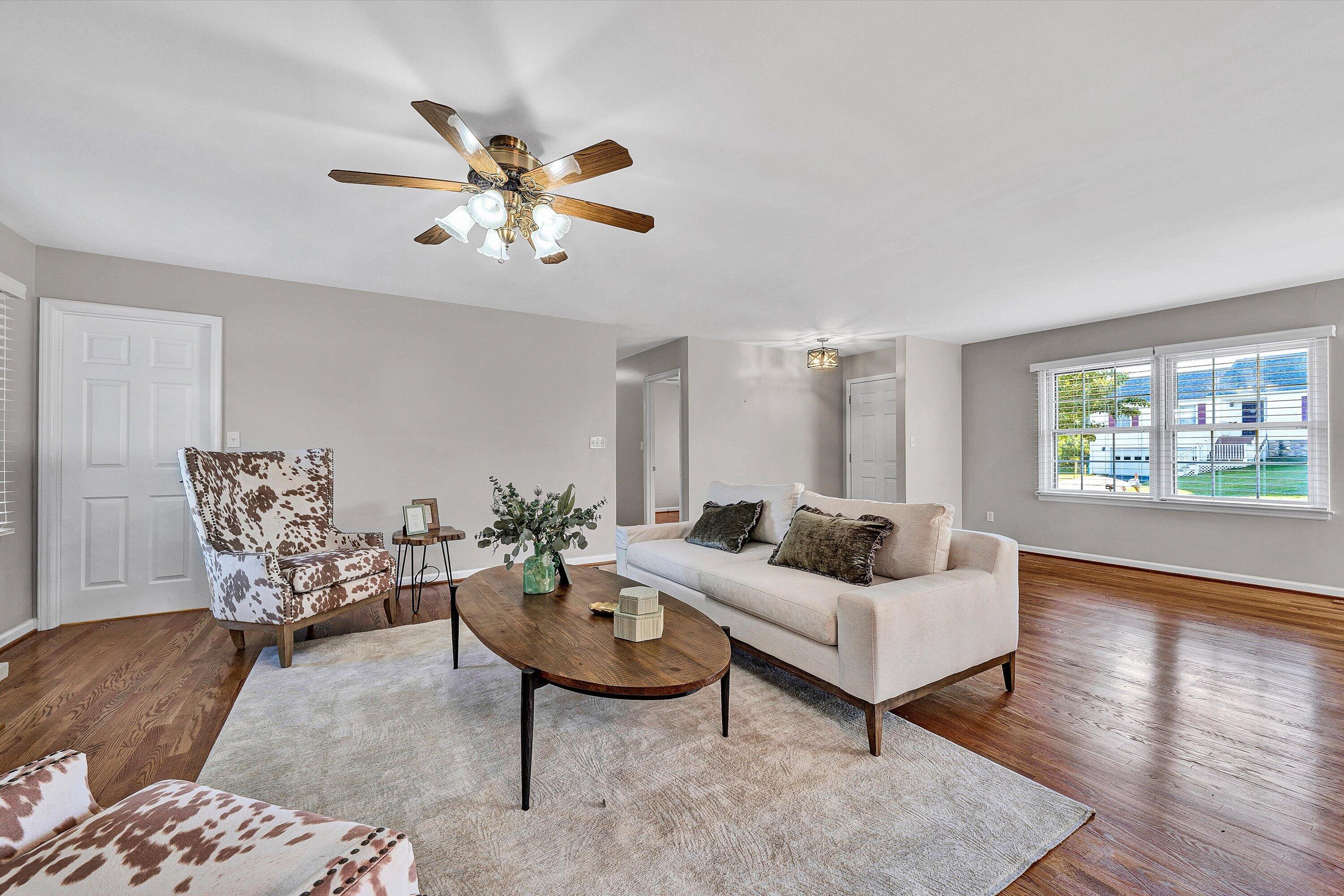 5124 Jonathan LN
