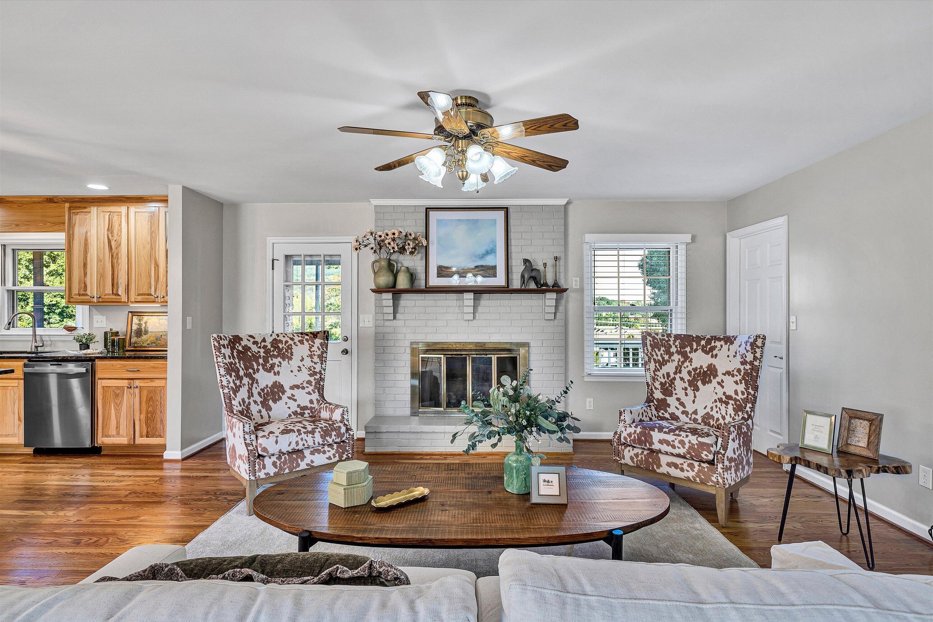 5124 Jonathan LN