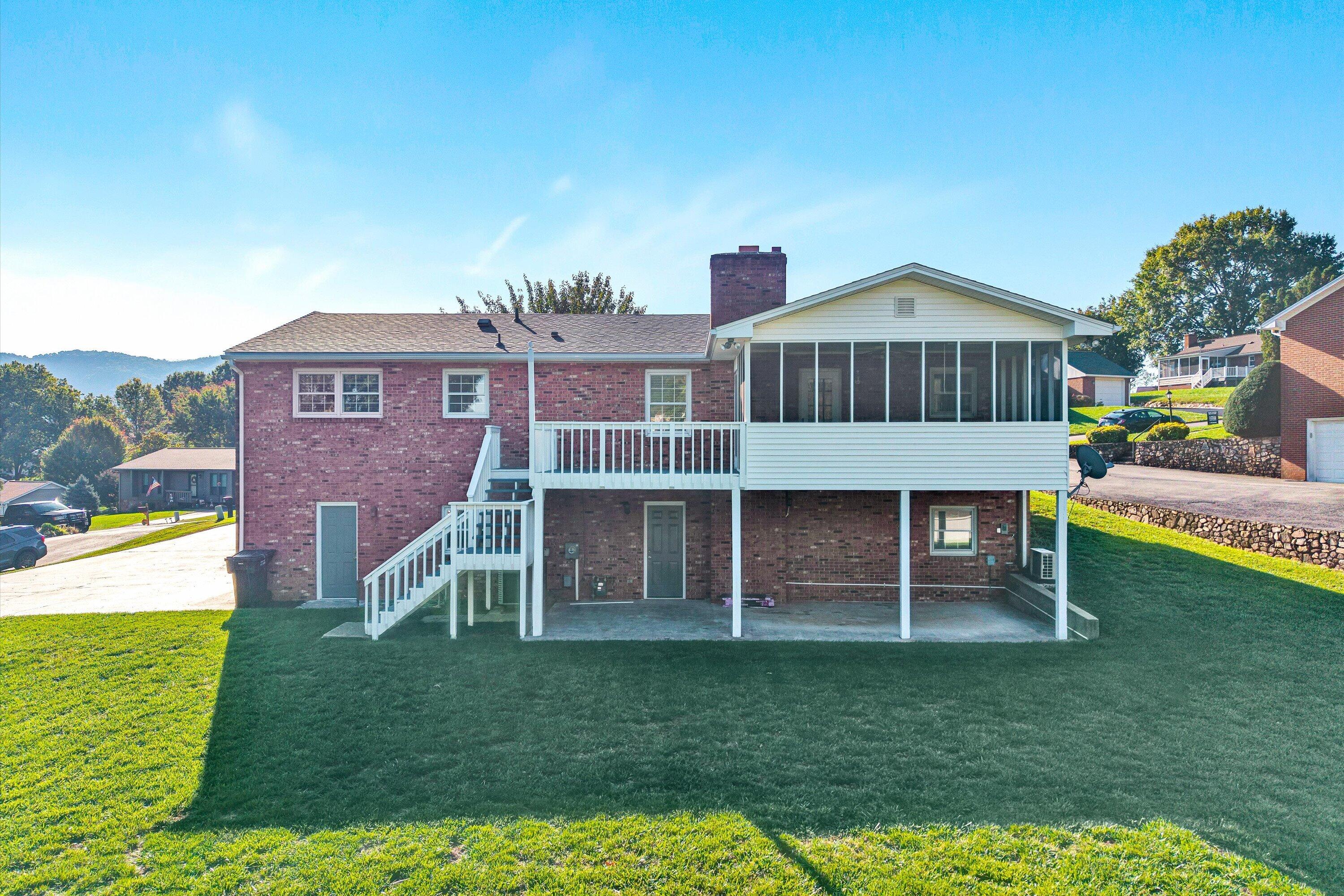 5124 Jonathan LN