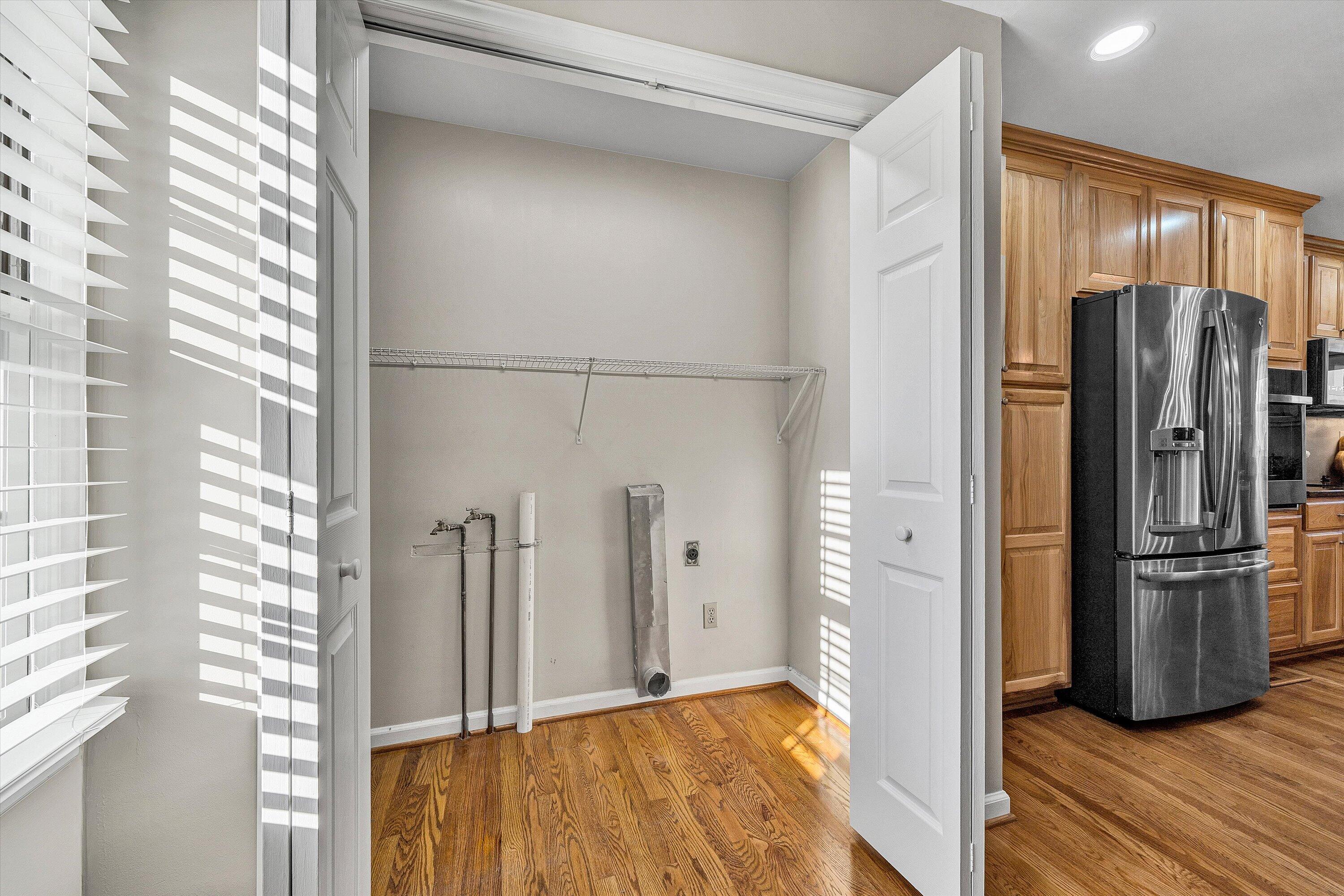 5124 Jonathan LN