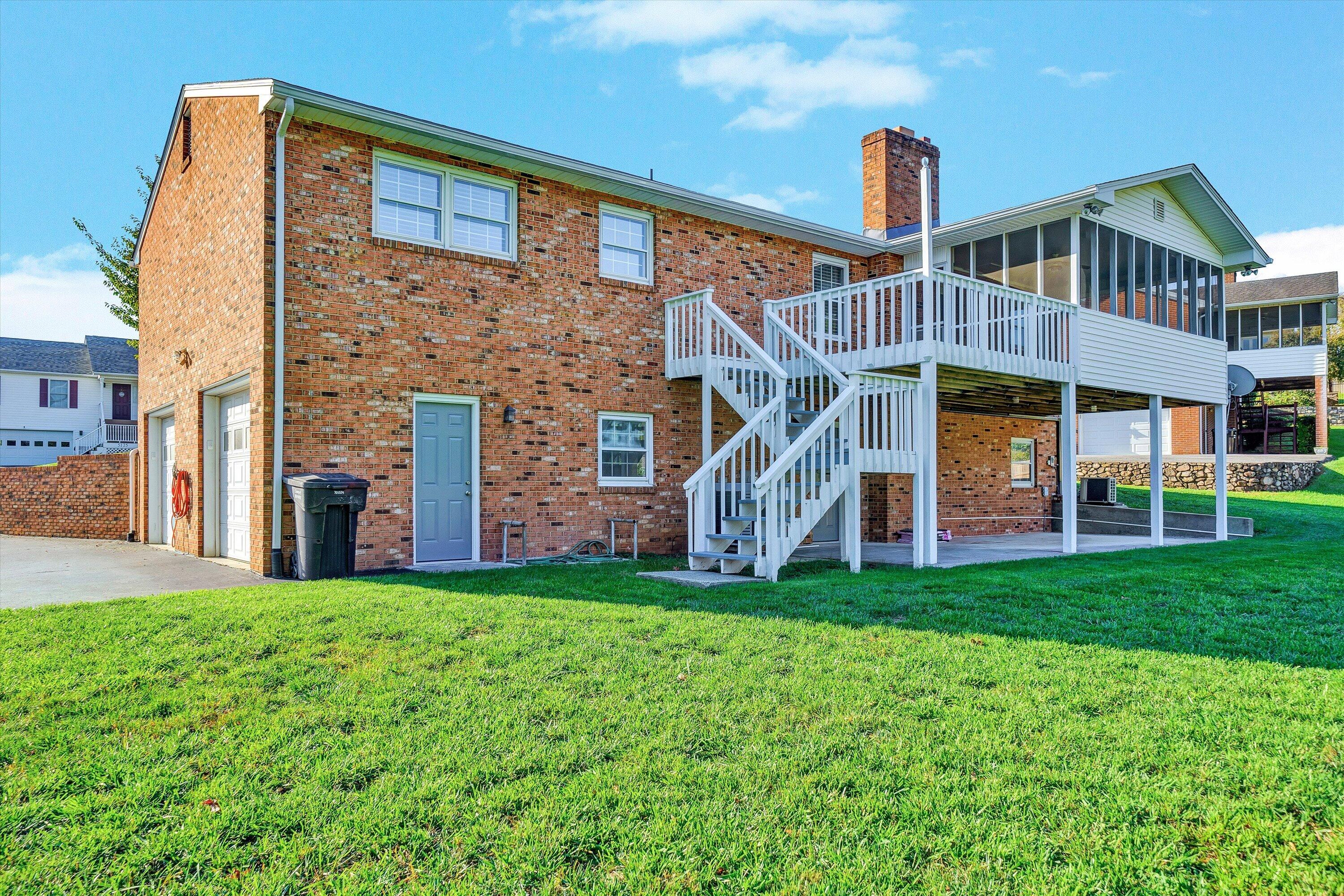 5124 Jonathan LN