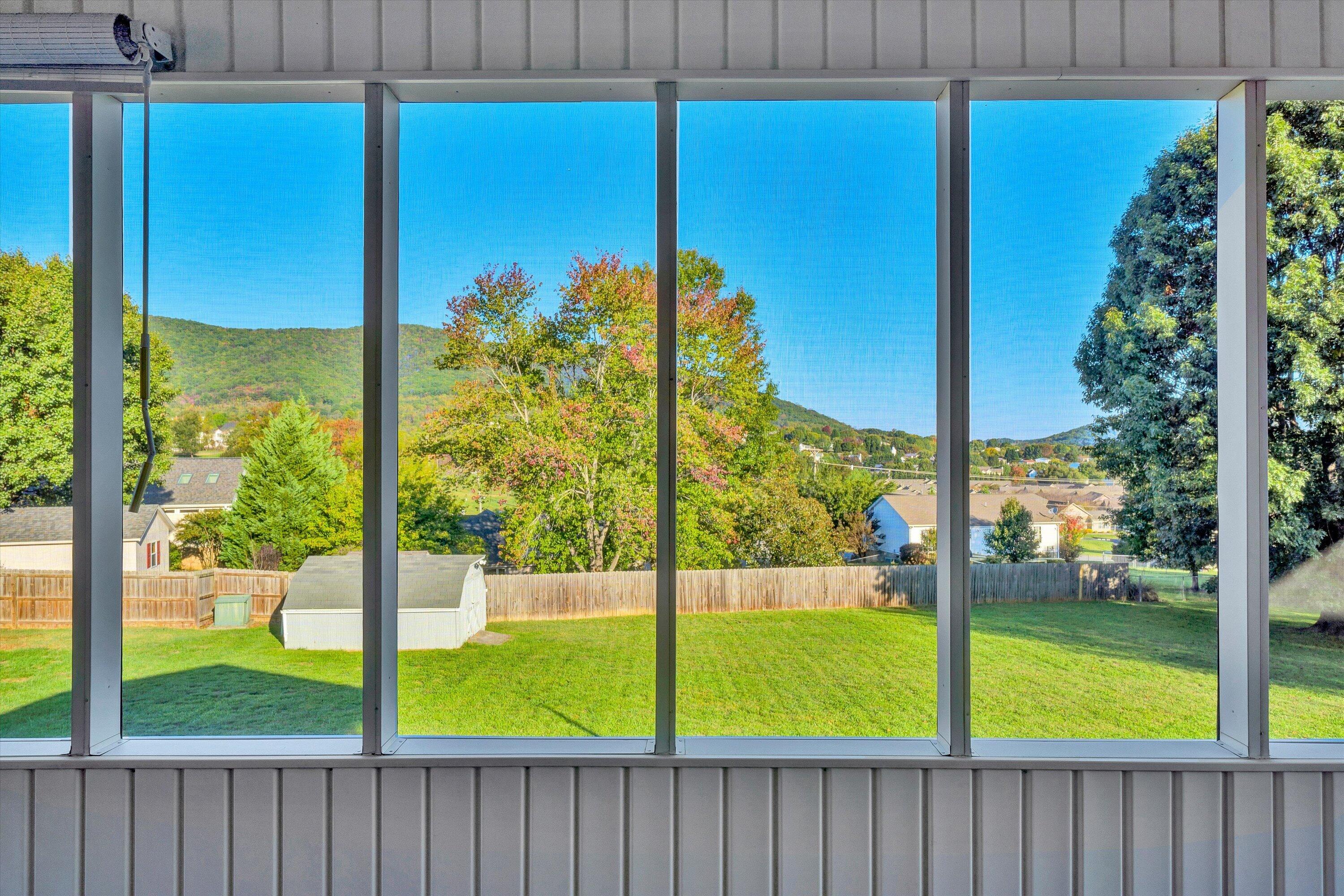 5124 Jonathan LN