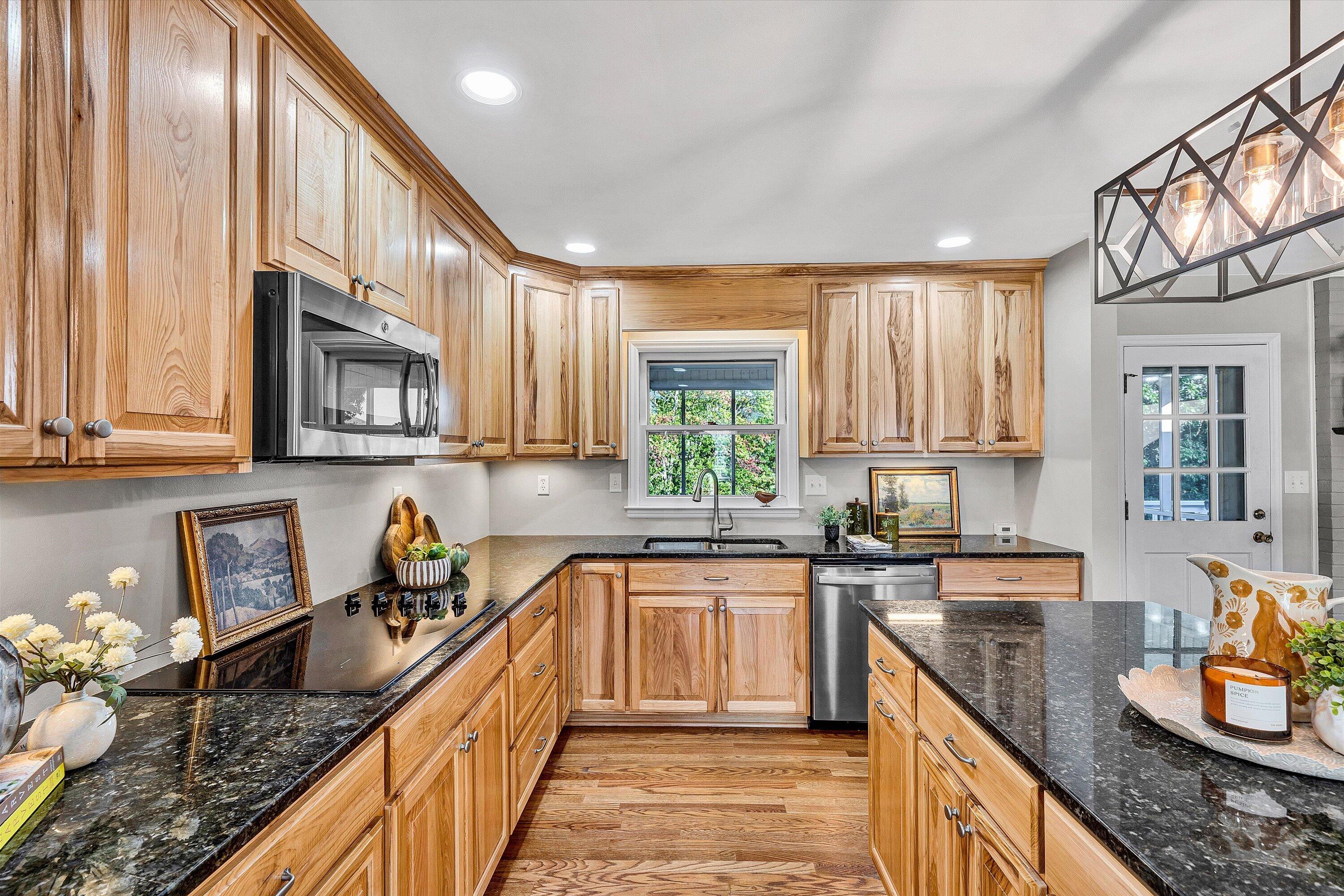 5124 Jonathan LN