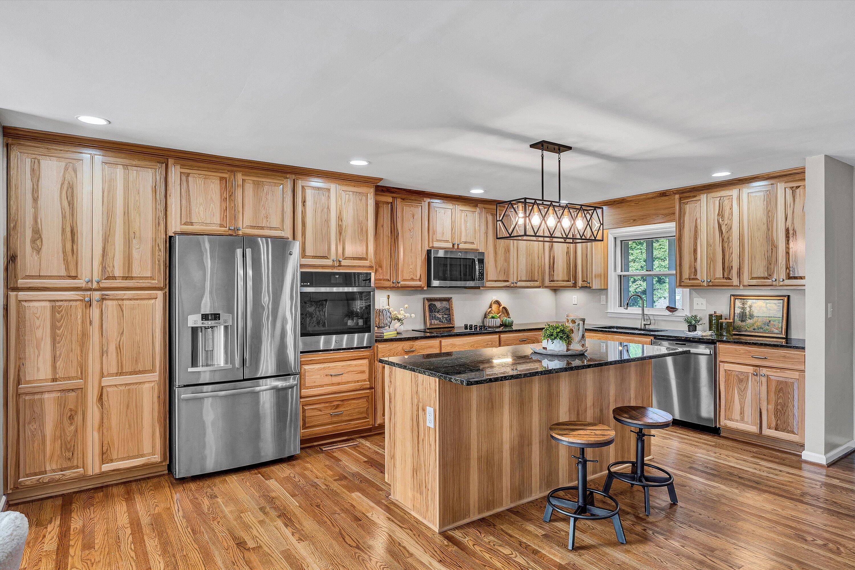 5124 Jonathan LN