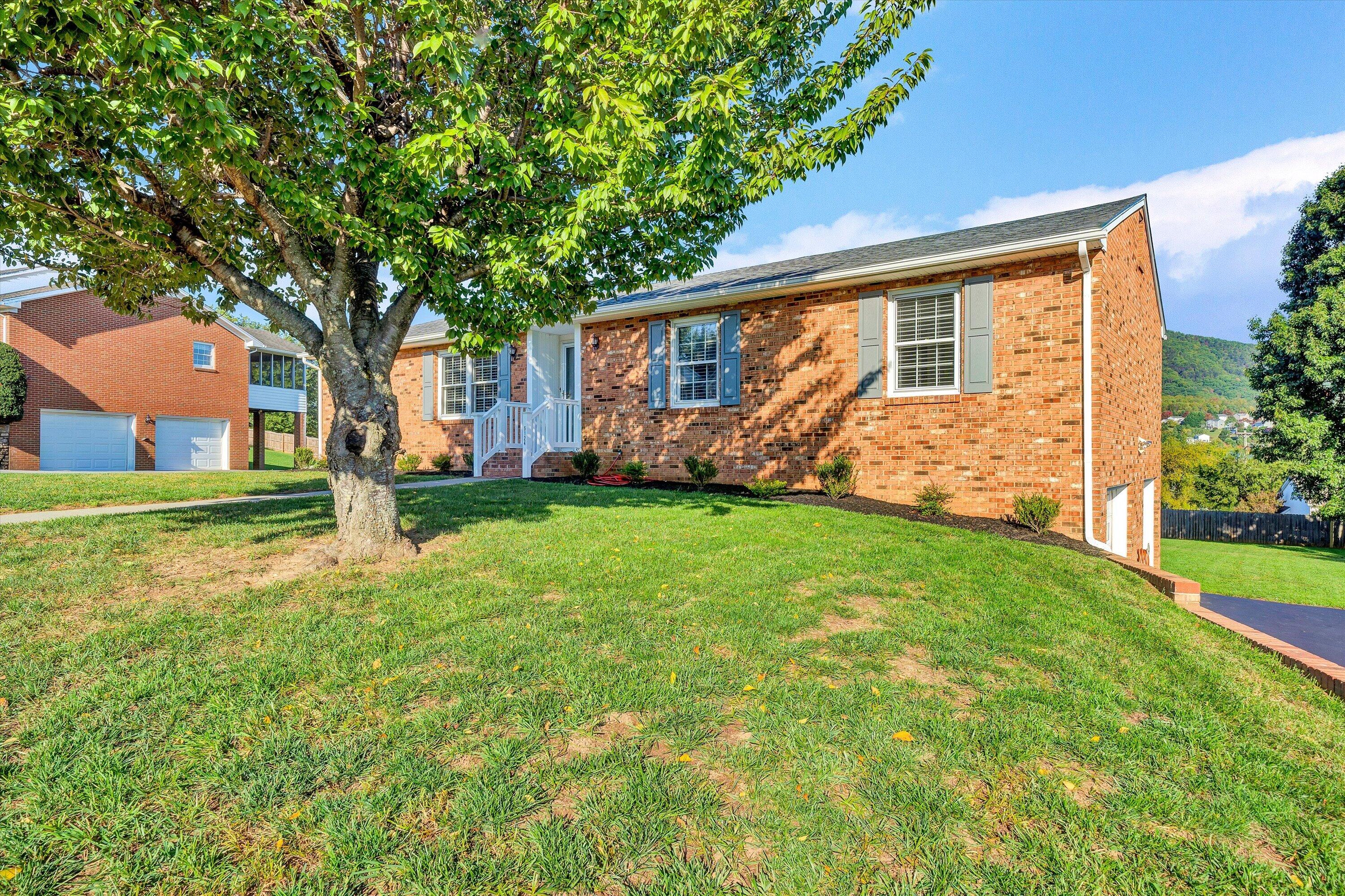 5124 Jonathan LN