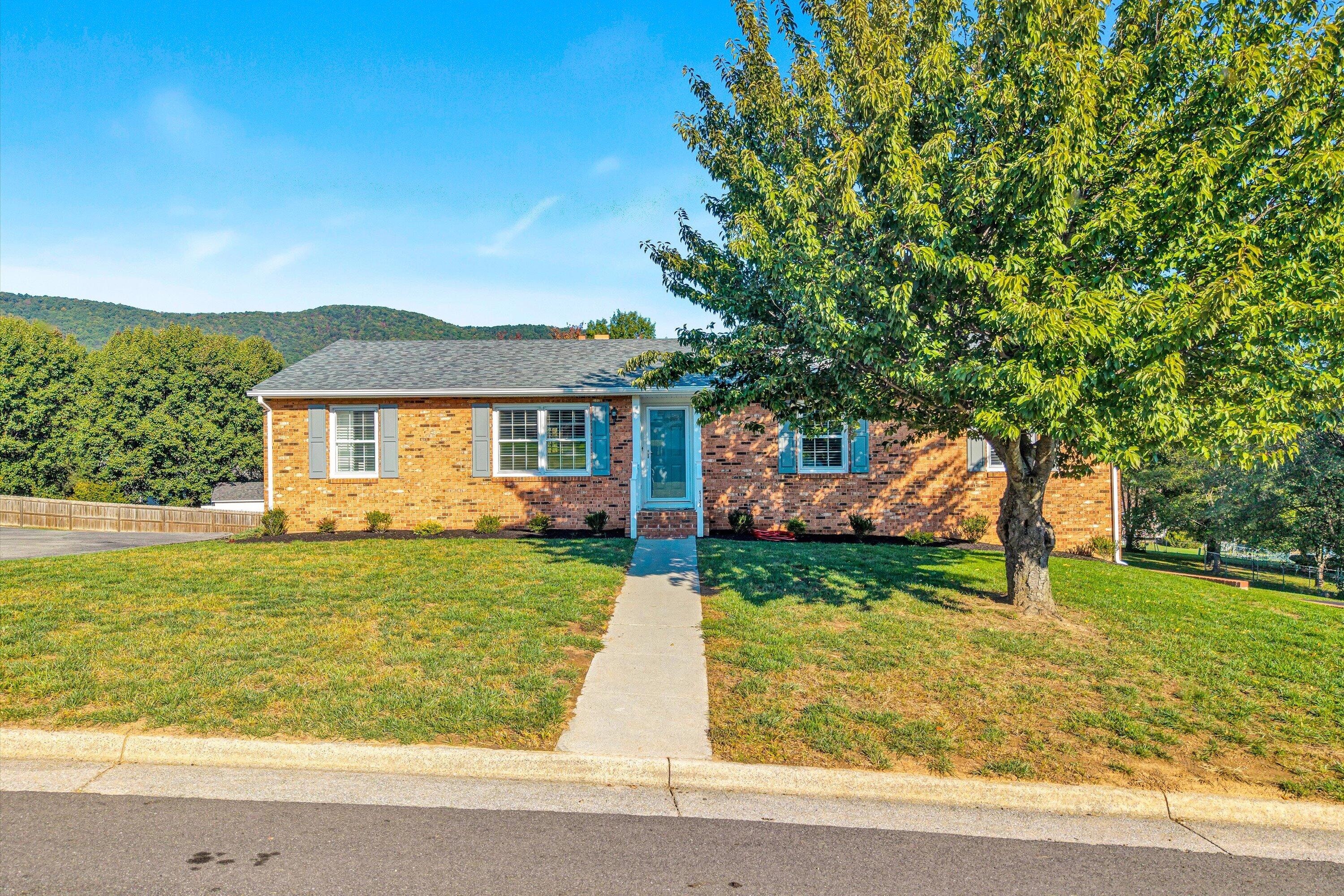 5124 Jonathan LN
