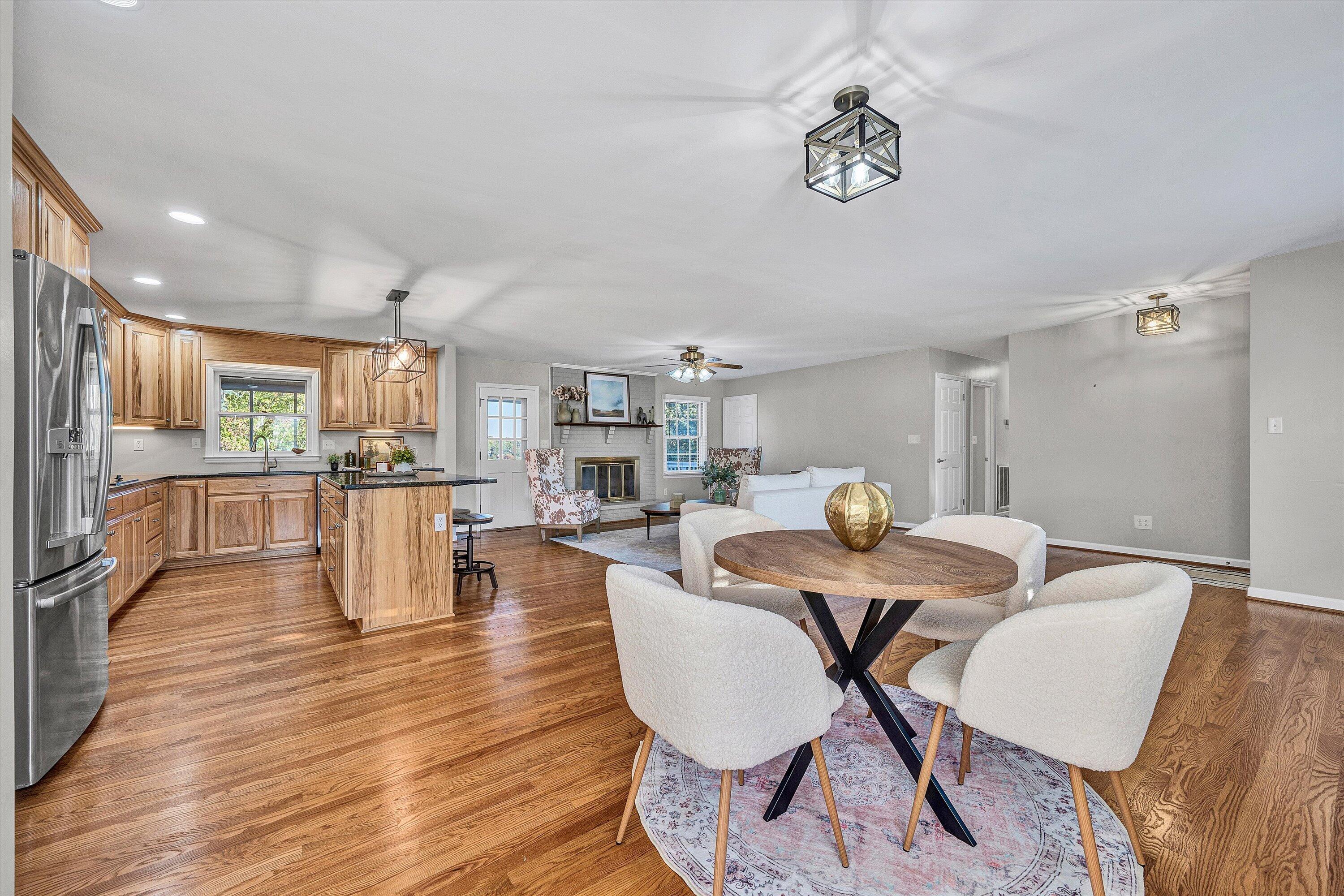 5124 Jonathan LN