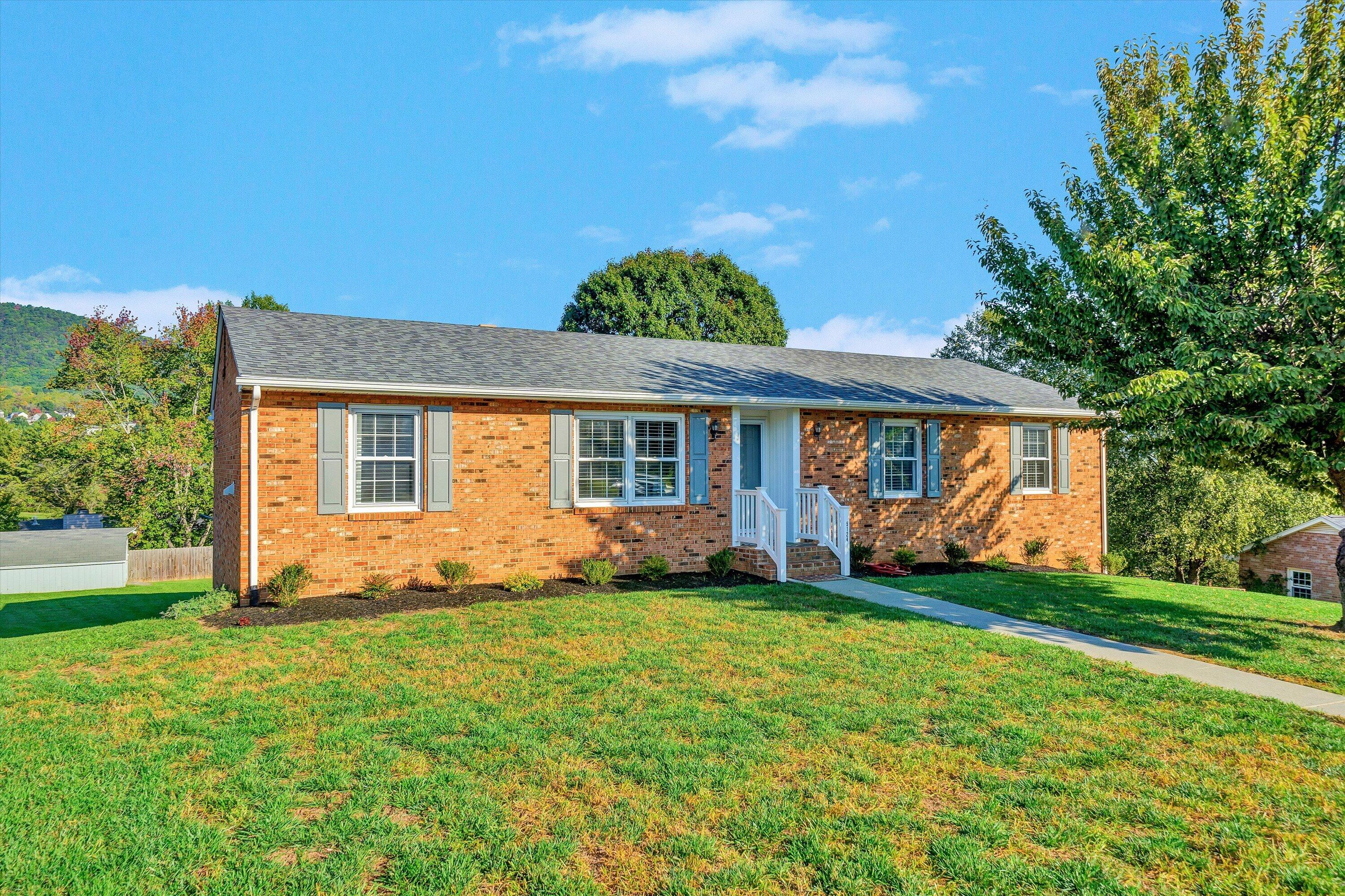 5124 Jonathan LN