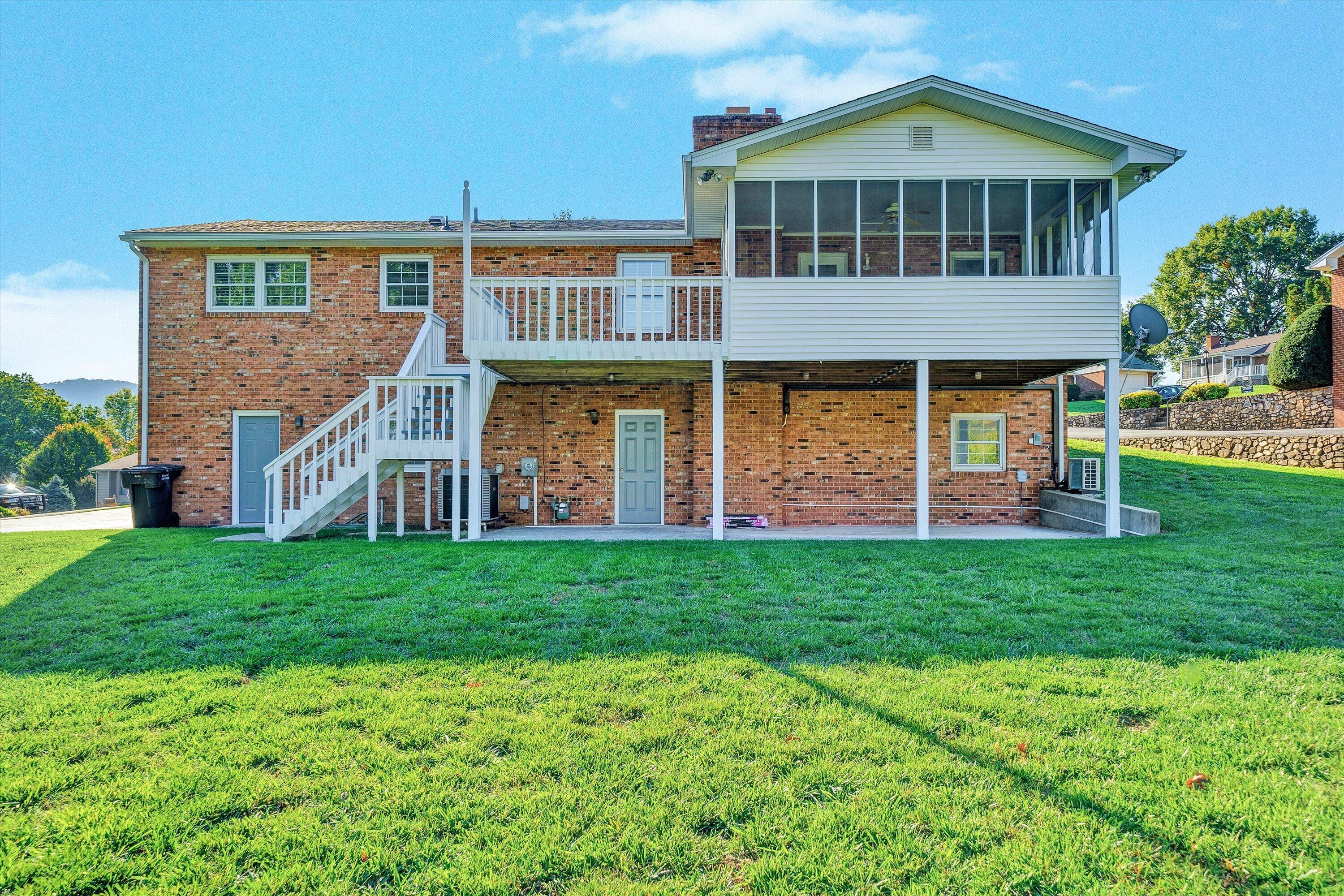 5124 Jonathan LN