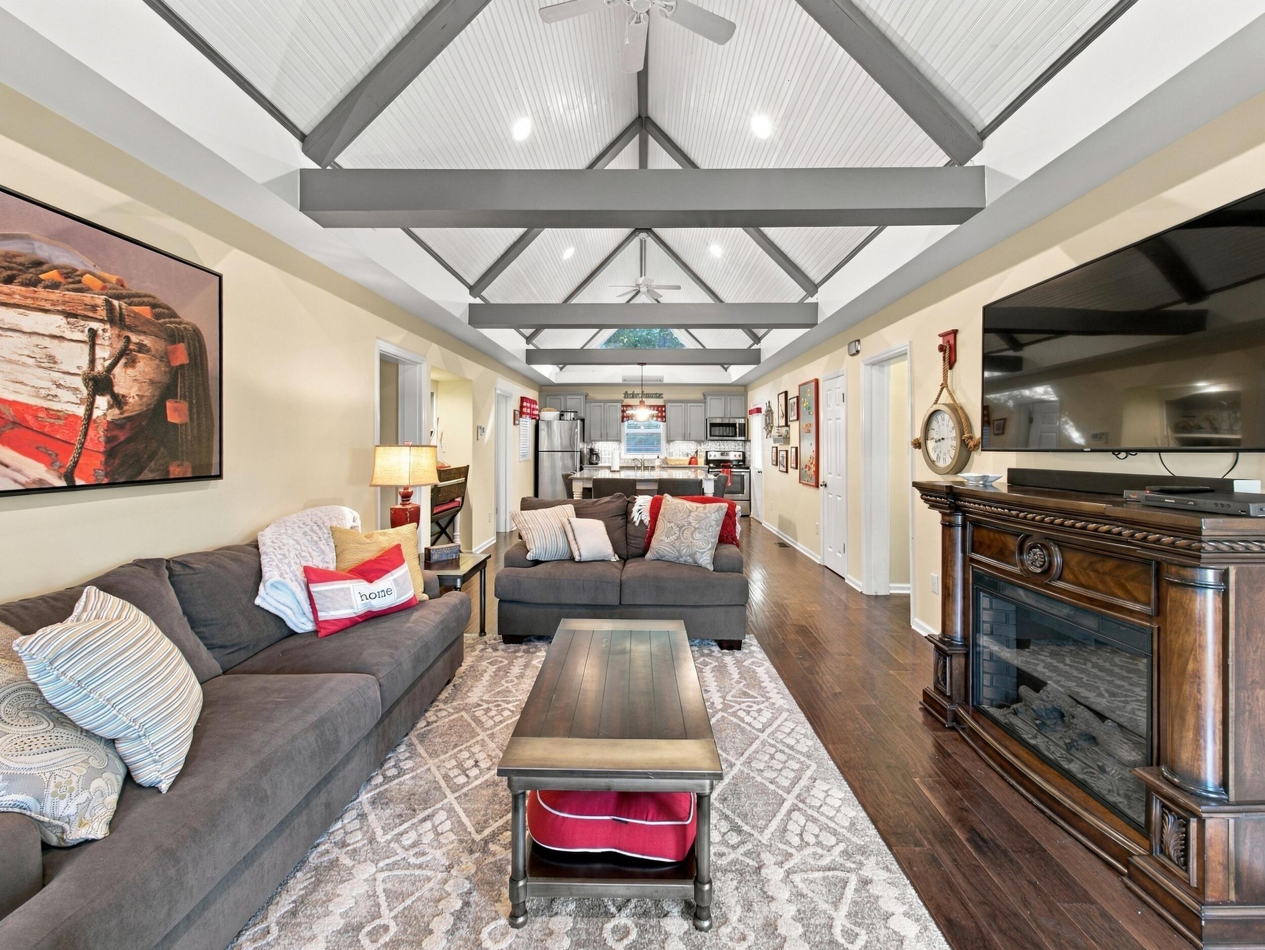 300 Belle Isle DR