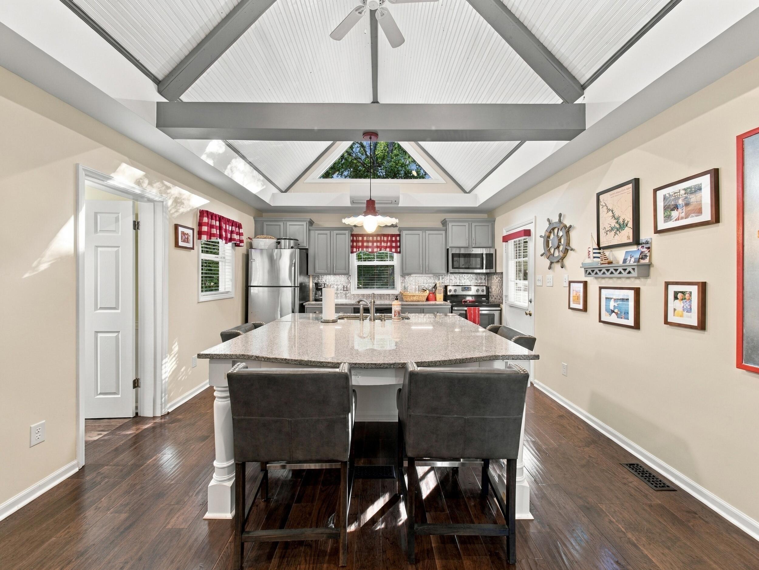 300 Belle Isle DR