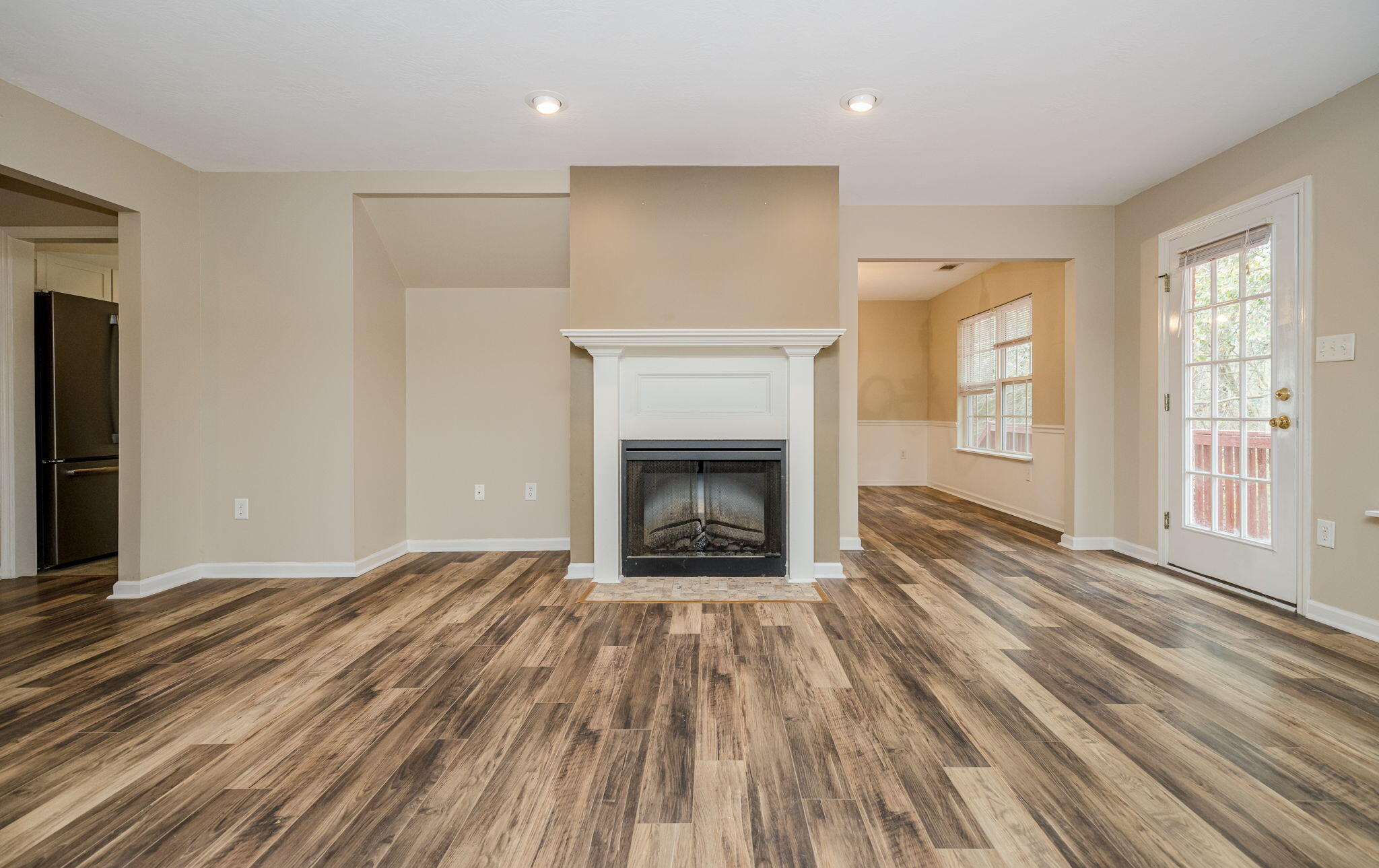 4562 COUNTRY GLEN Circle