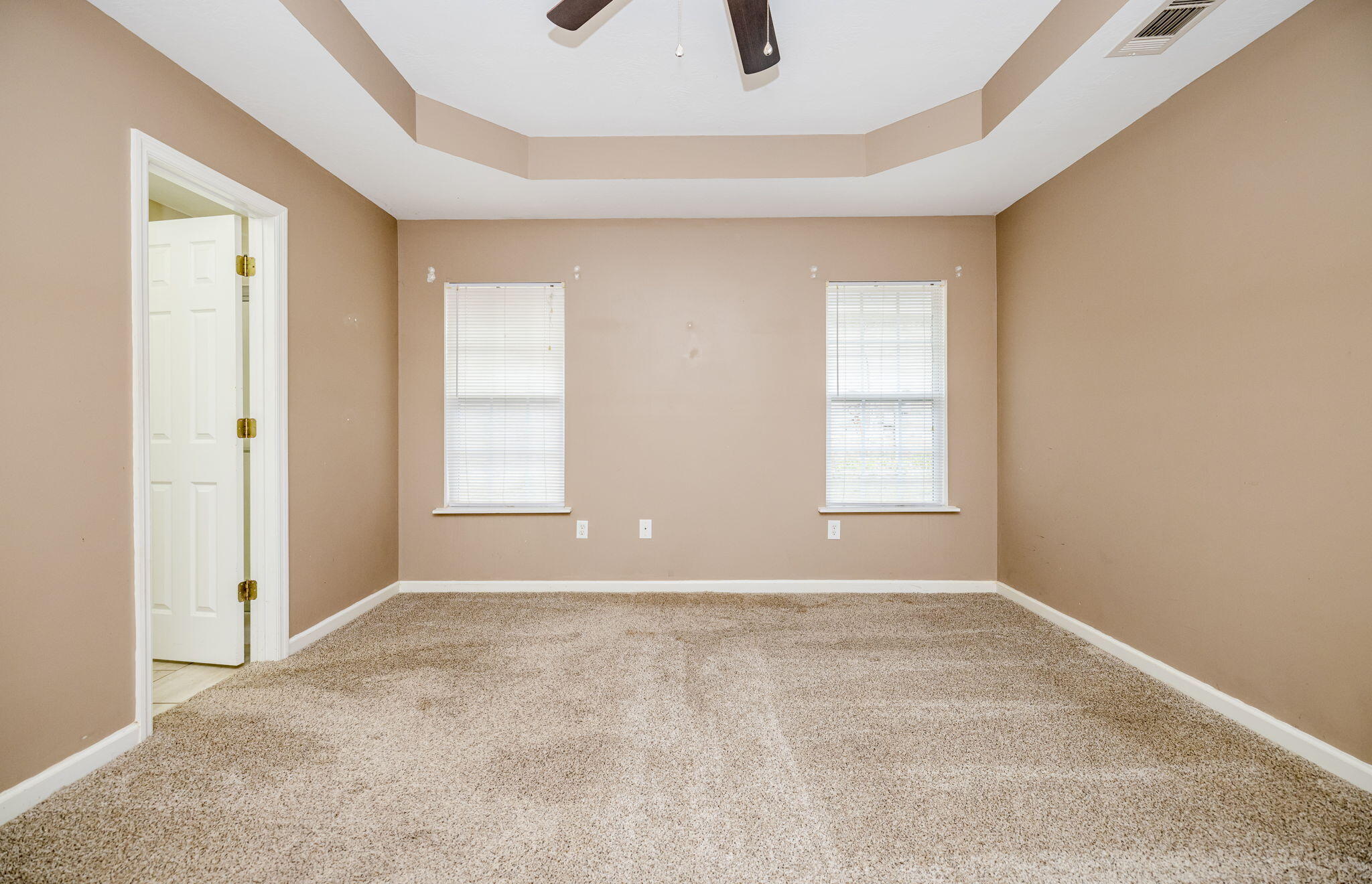 4562 COUNTRY GLEN Circle