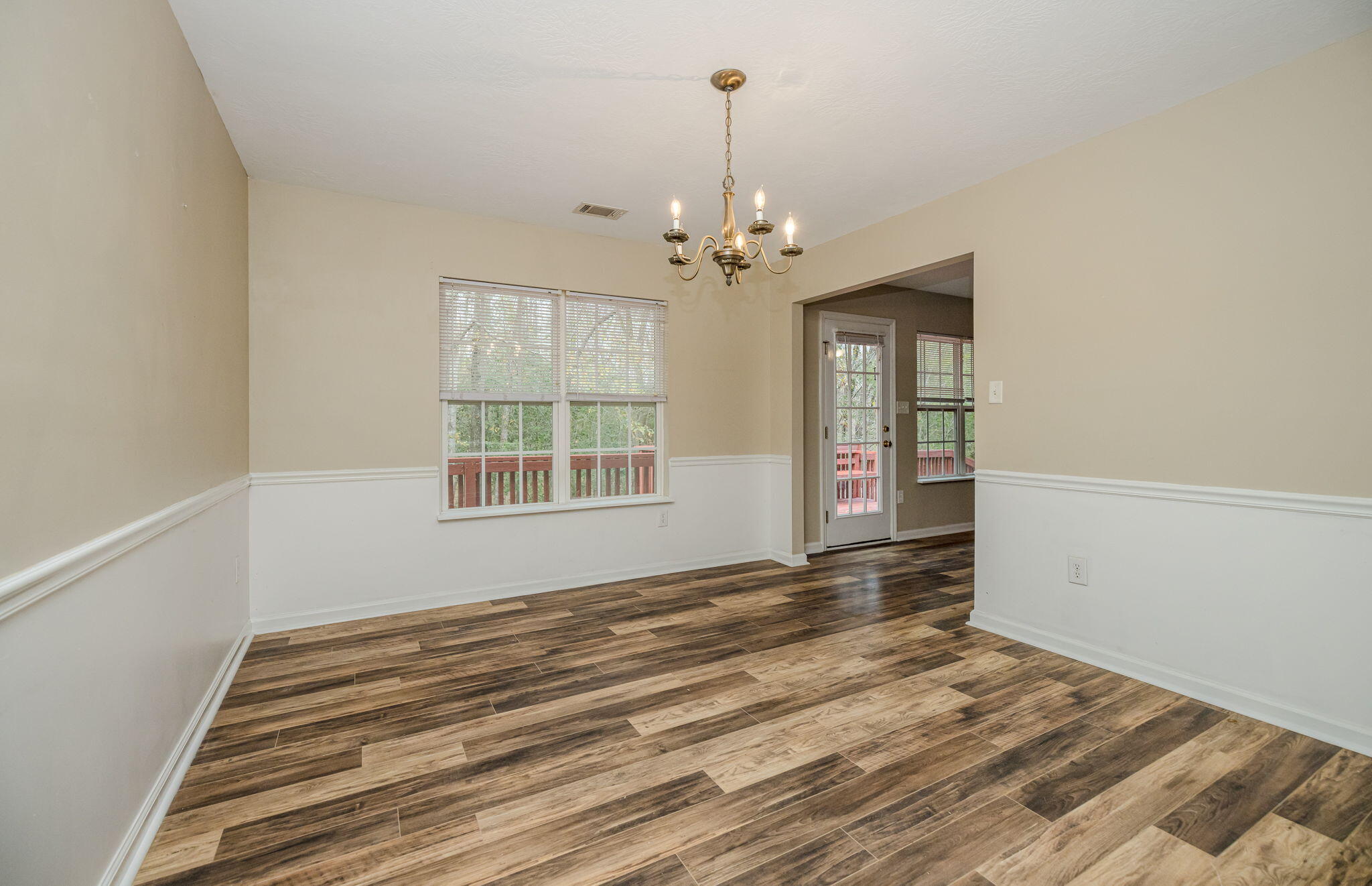 4562 COUNTRY GLEN Circle