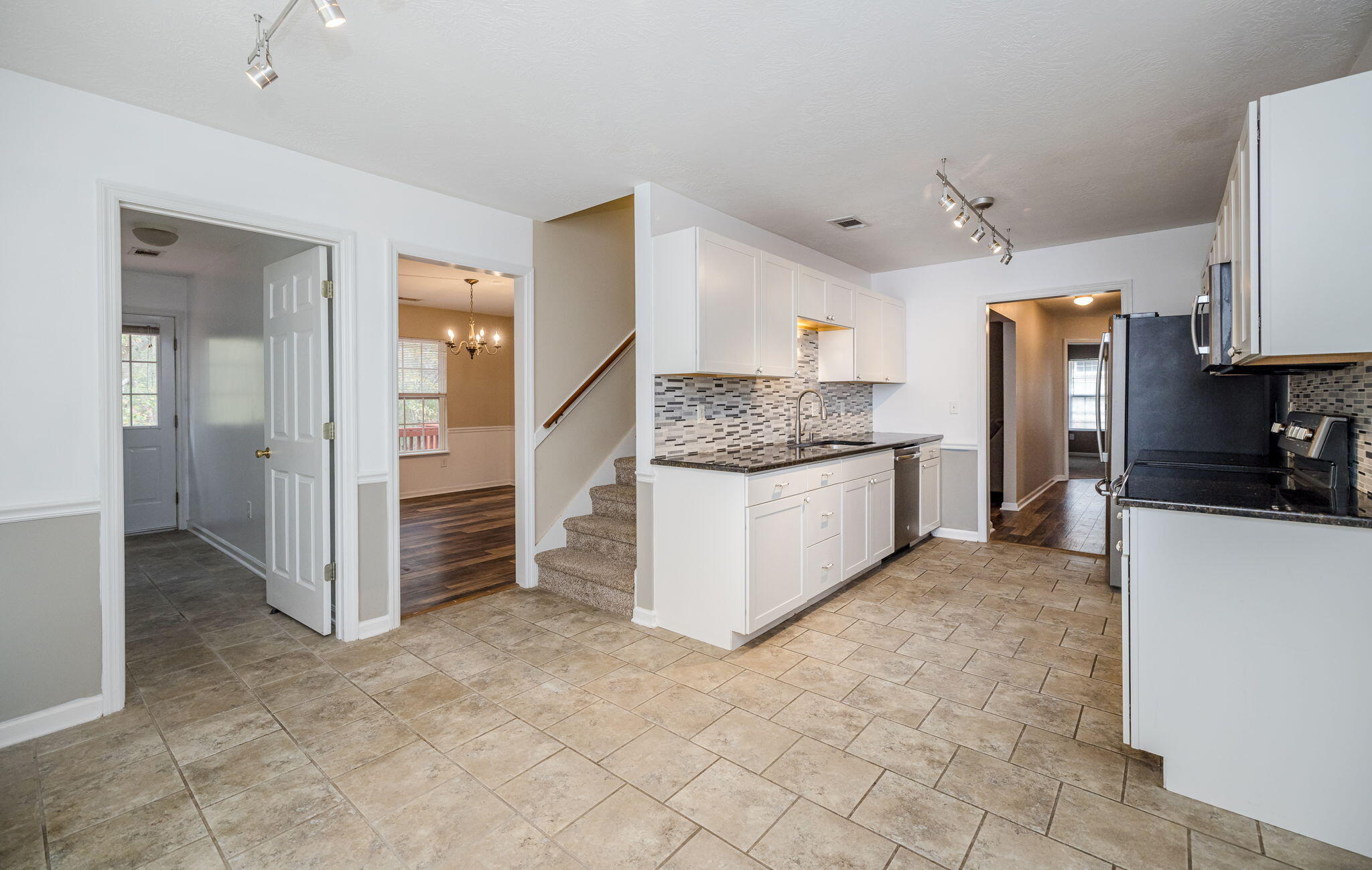 4562 COUNTRY GLEN Circle