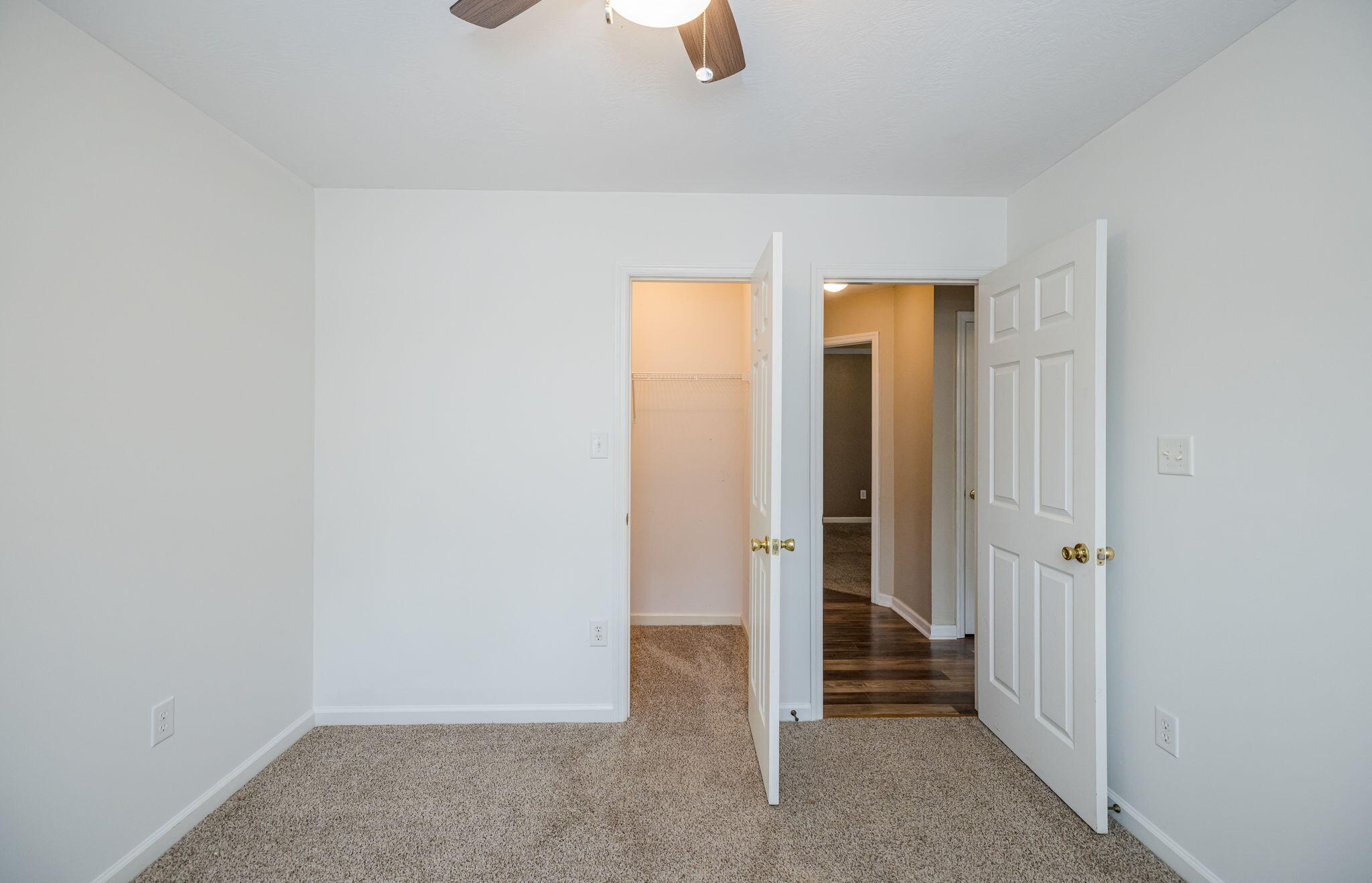 4562 COUNTRY GLEN Circle