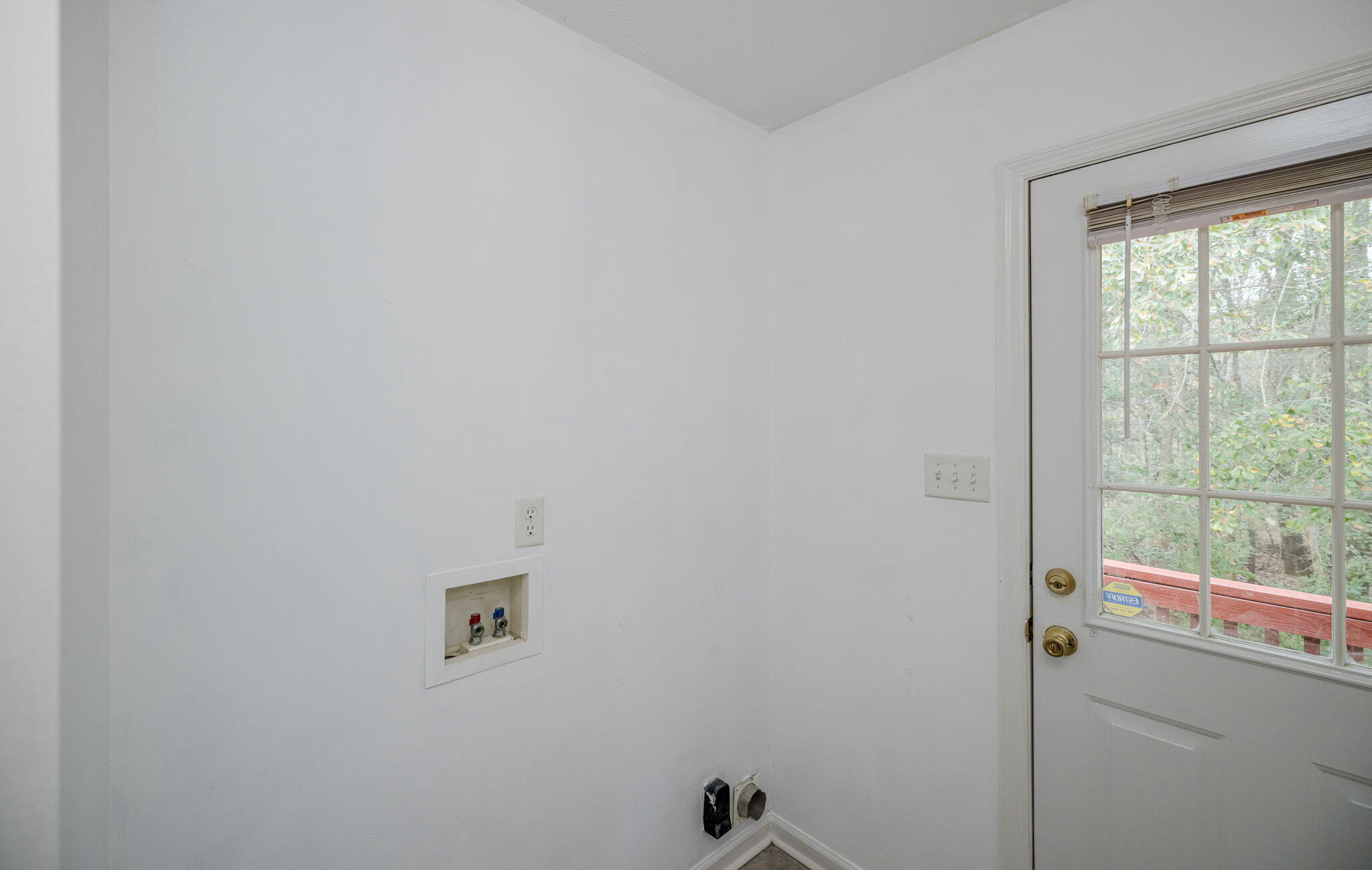 4562 COUNTRY GLEN Circle