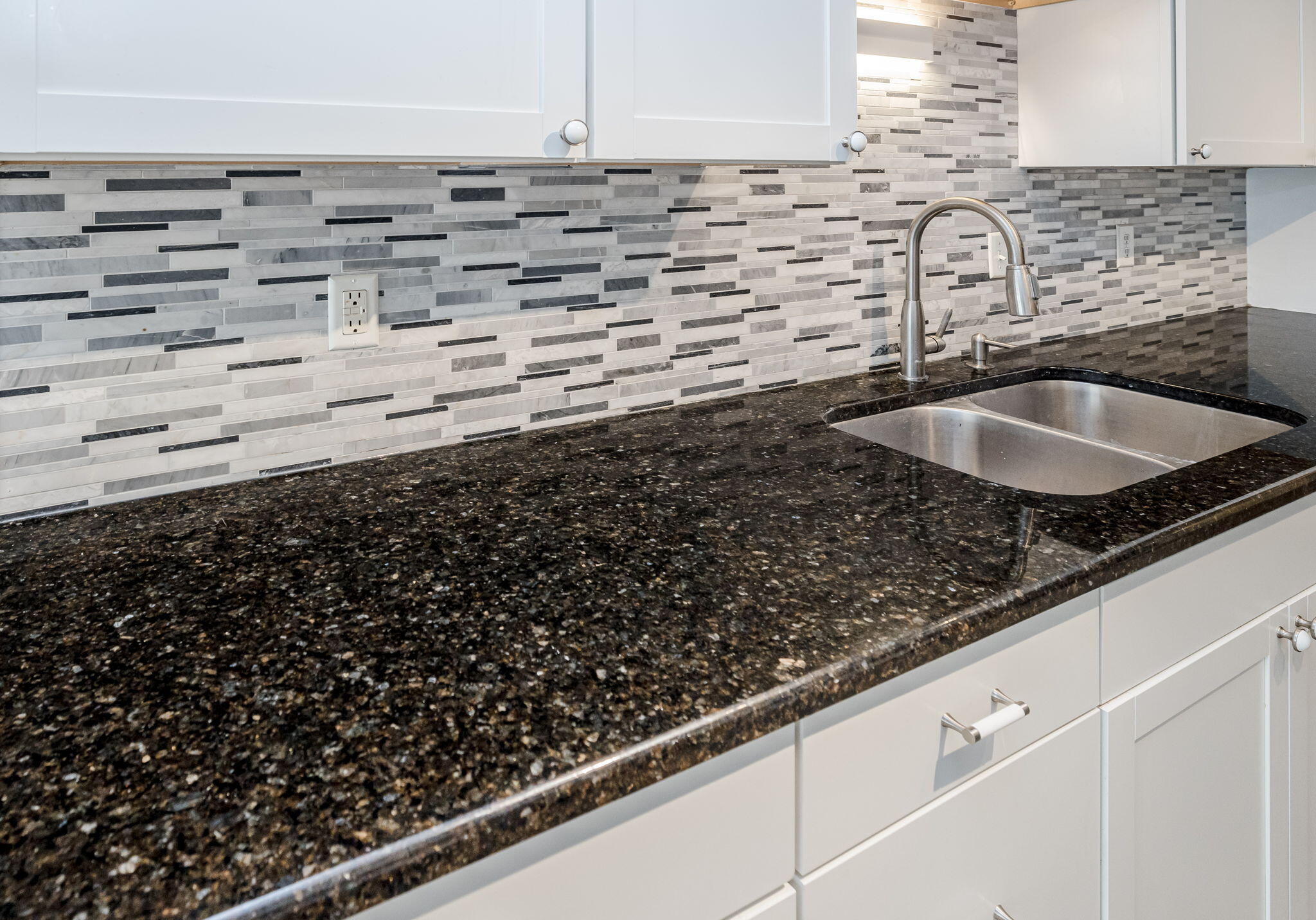 4562 COUNTRY GLEN Circle