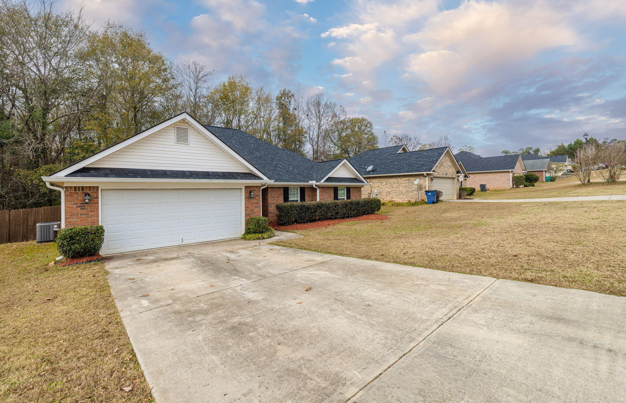 4562 COUNTRY GLEN Circle