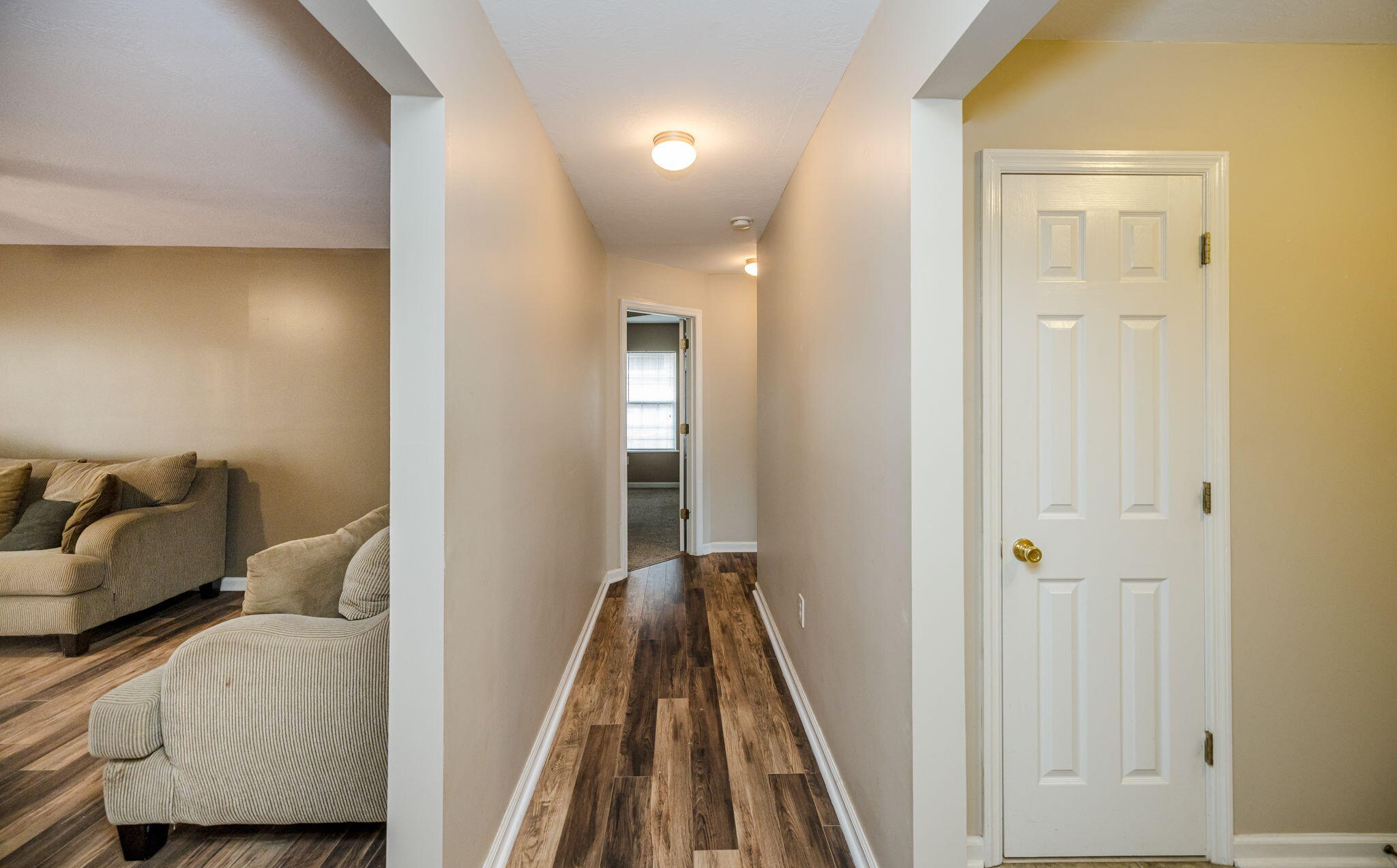 4562 COUNTRY GLEN Circle