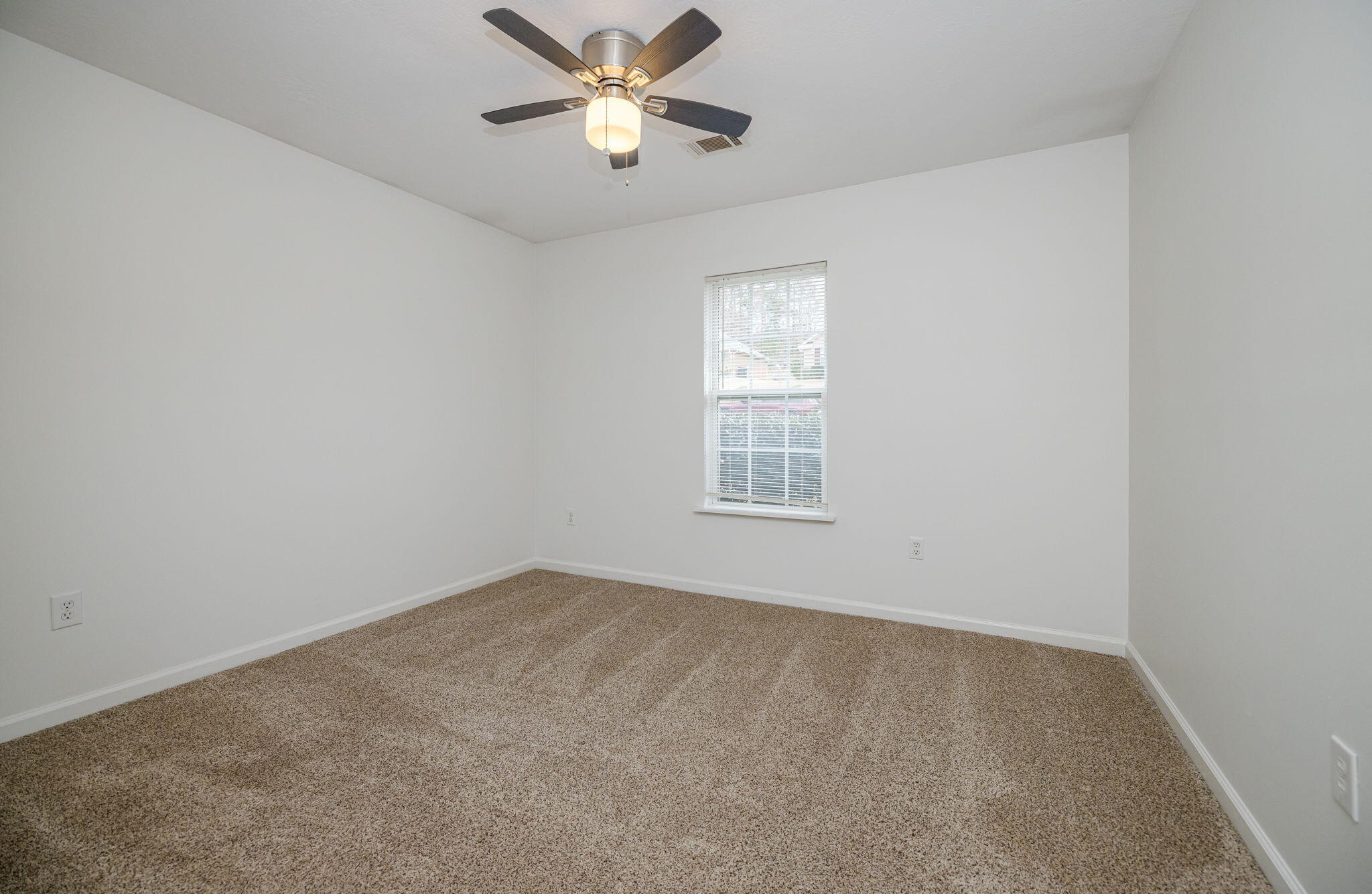 4562 COUNTRY GLEN Circle