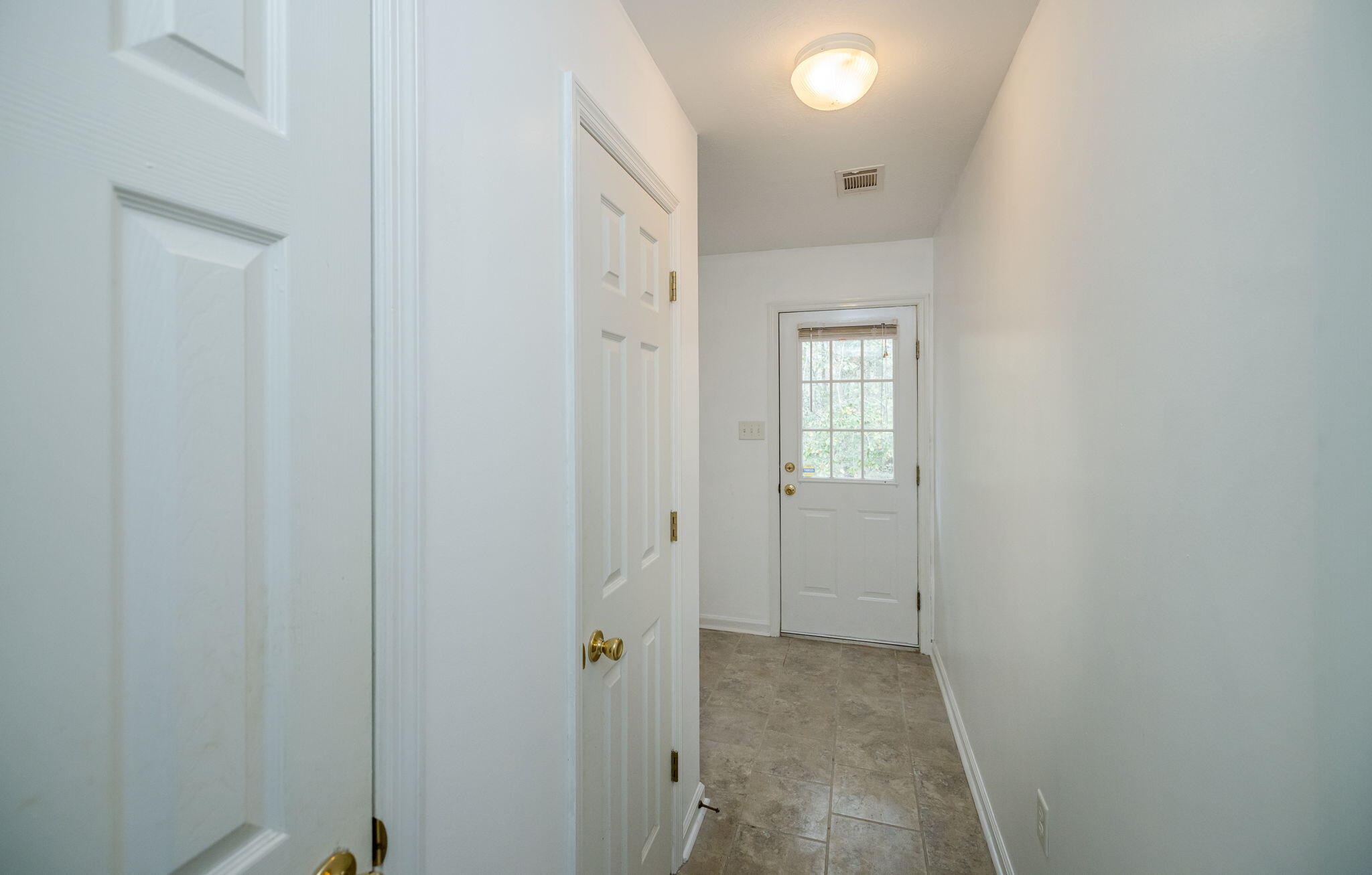 4562 COUNTRY GLEN Circle