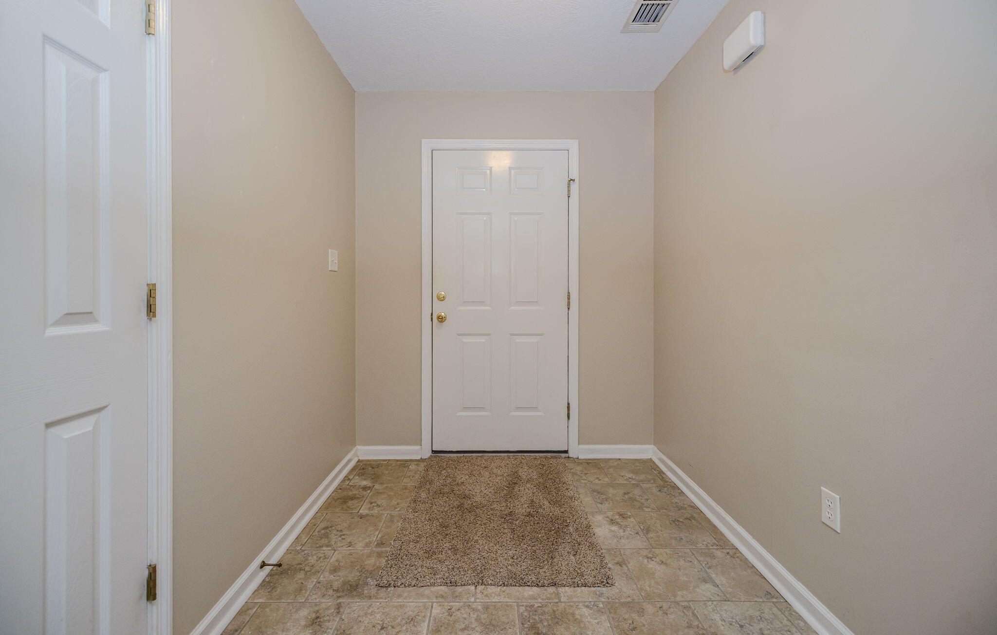 4562 COUNTRY GLEN Circle