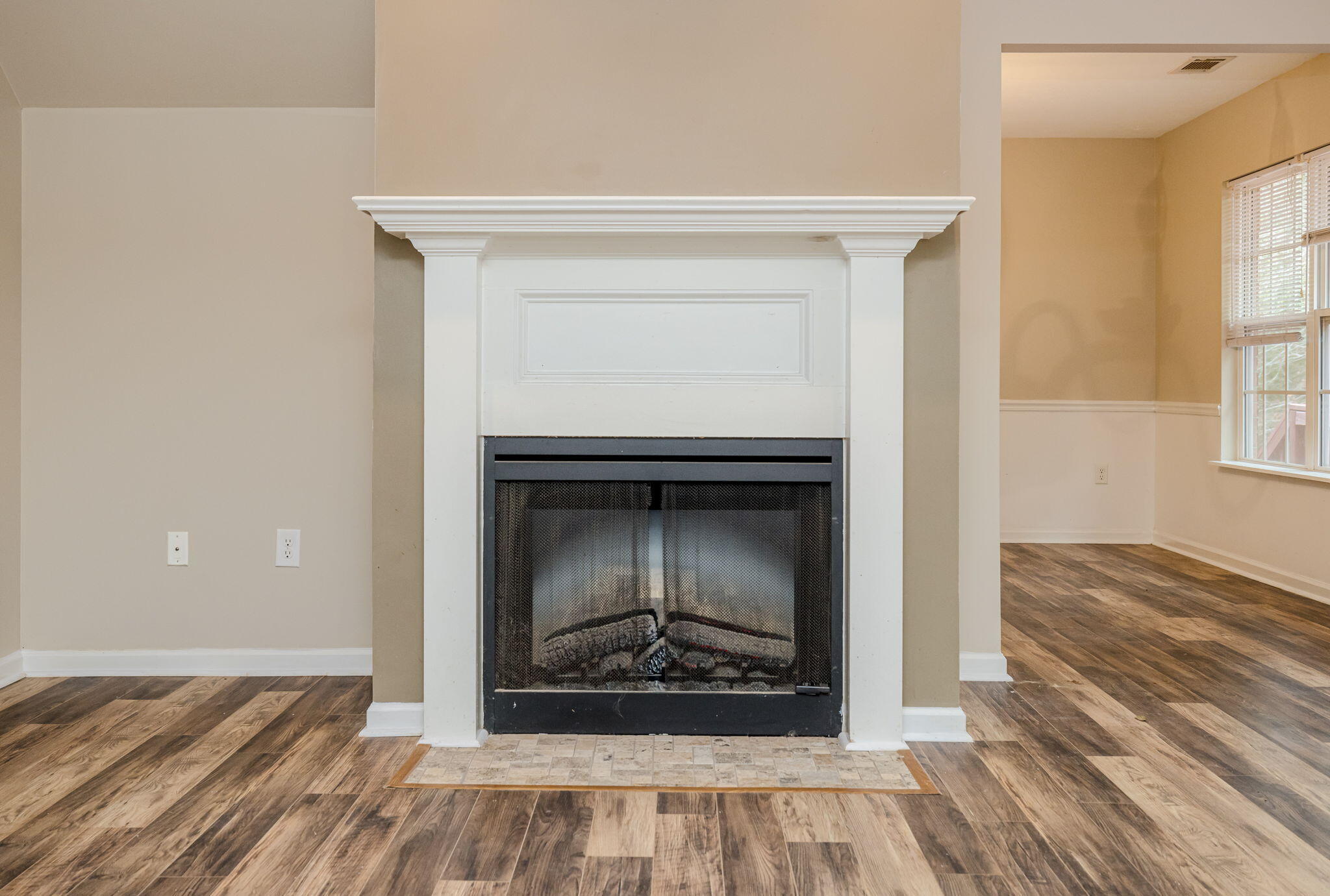 4562 COUNTRY GLEN Circle