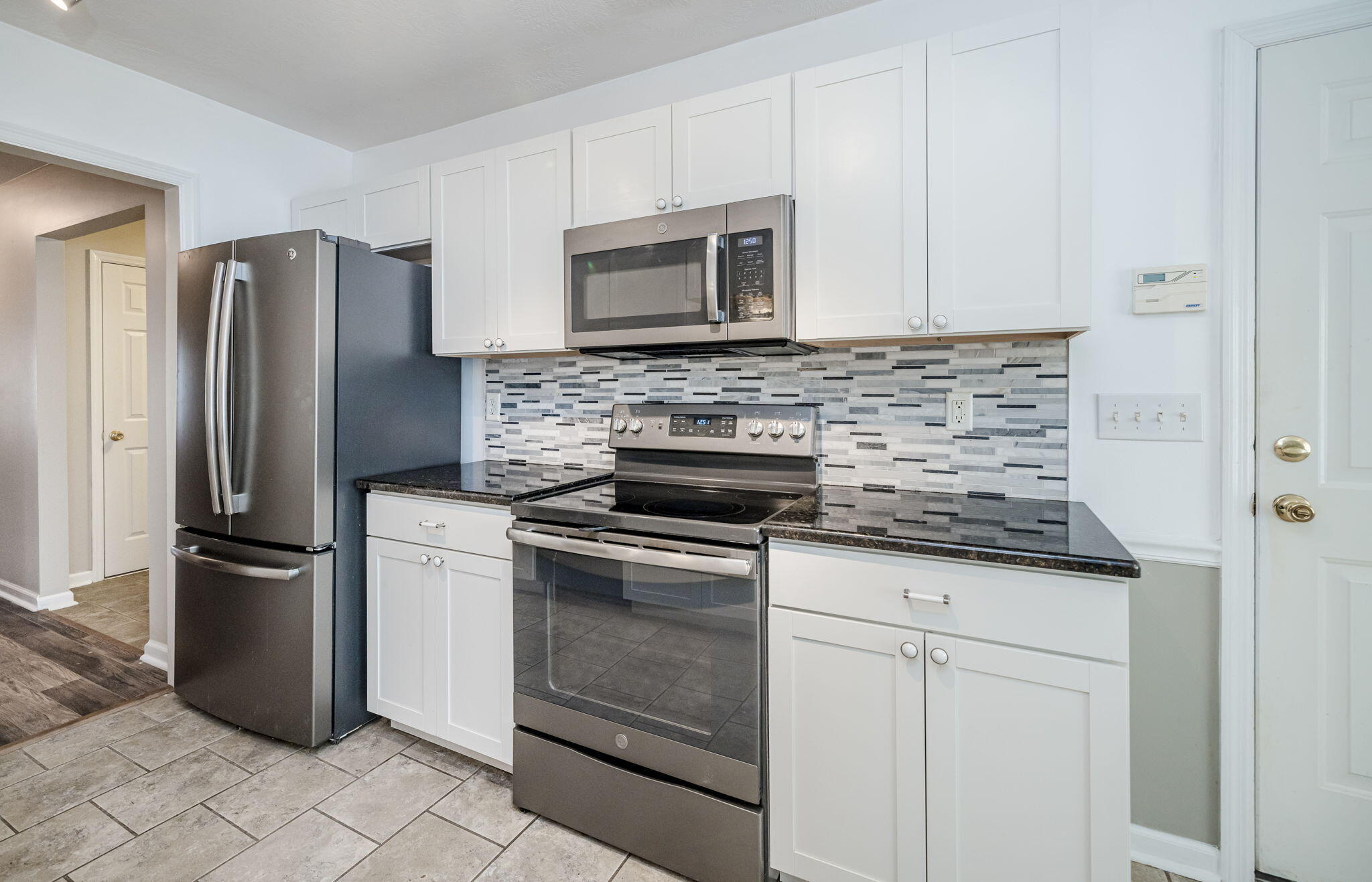 4562 COUNTRY GLEN Circle