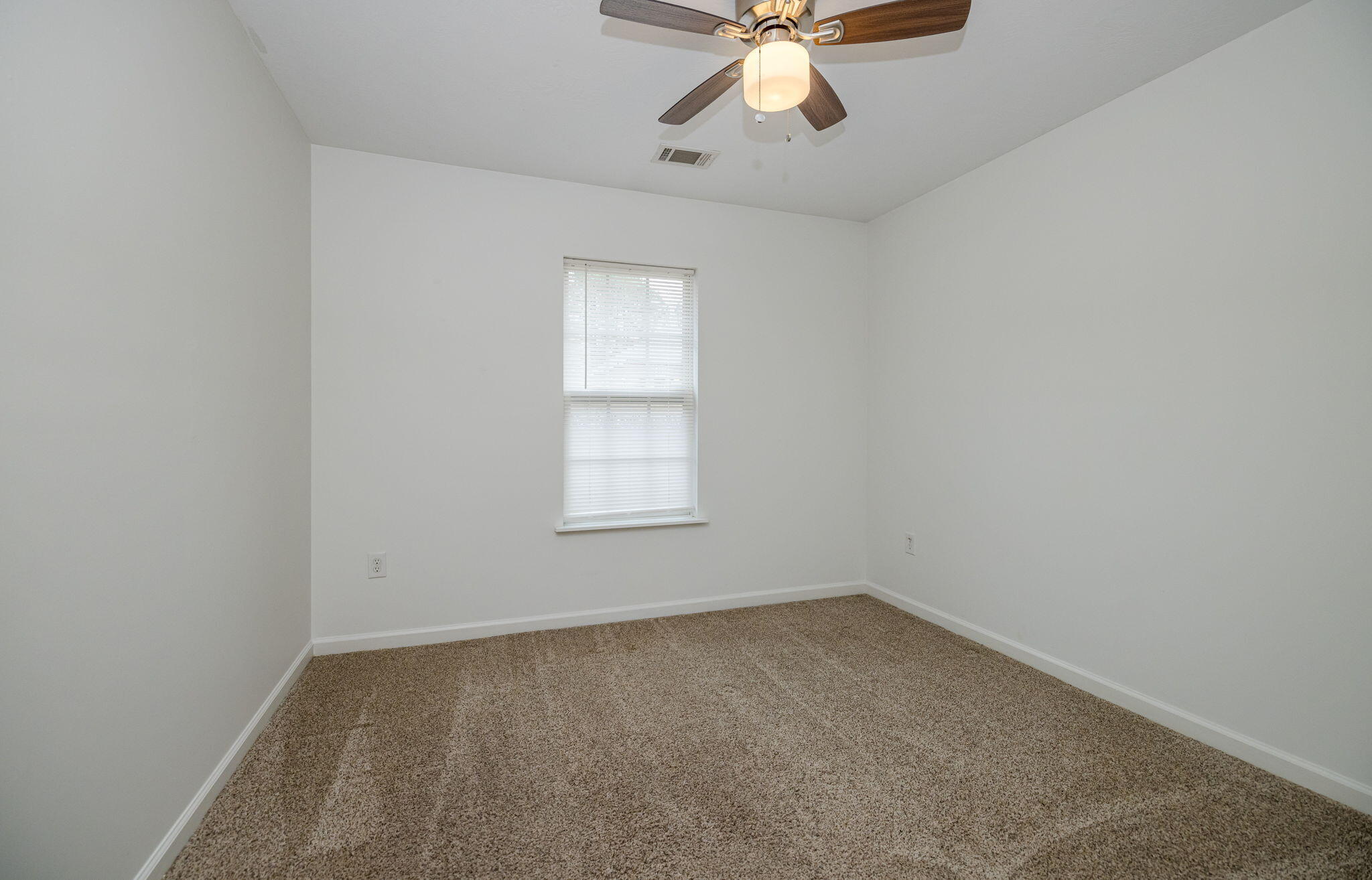 4562 COUNTRY GLEN Circle