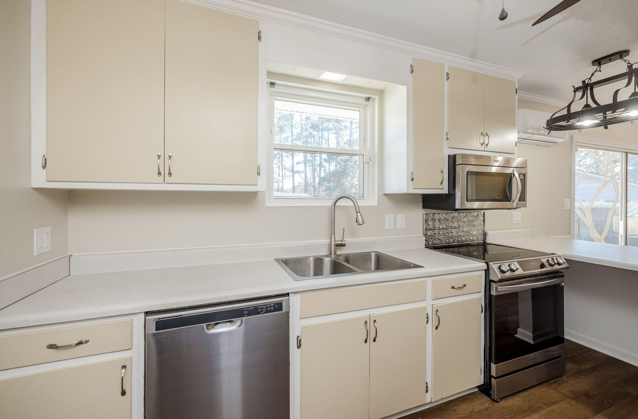 120 GARDNERS MILL Road