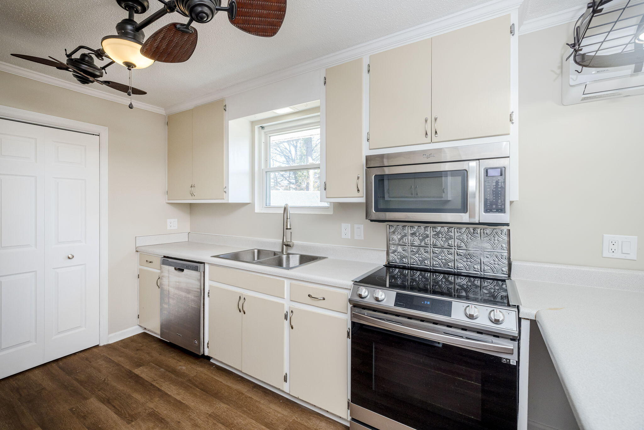 120 GARDNERS MILL Road