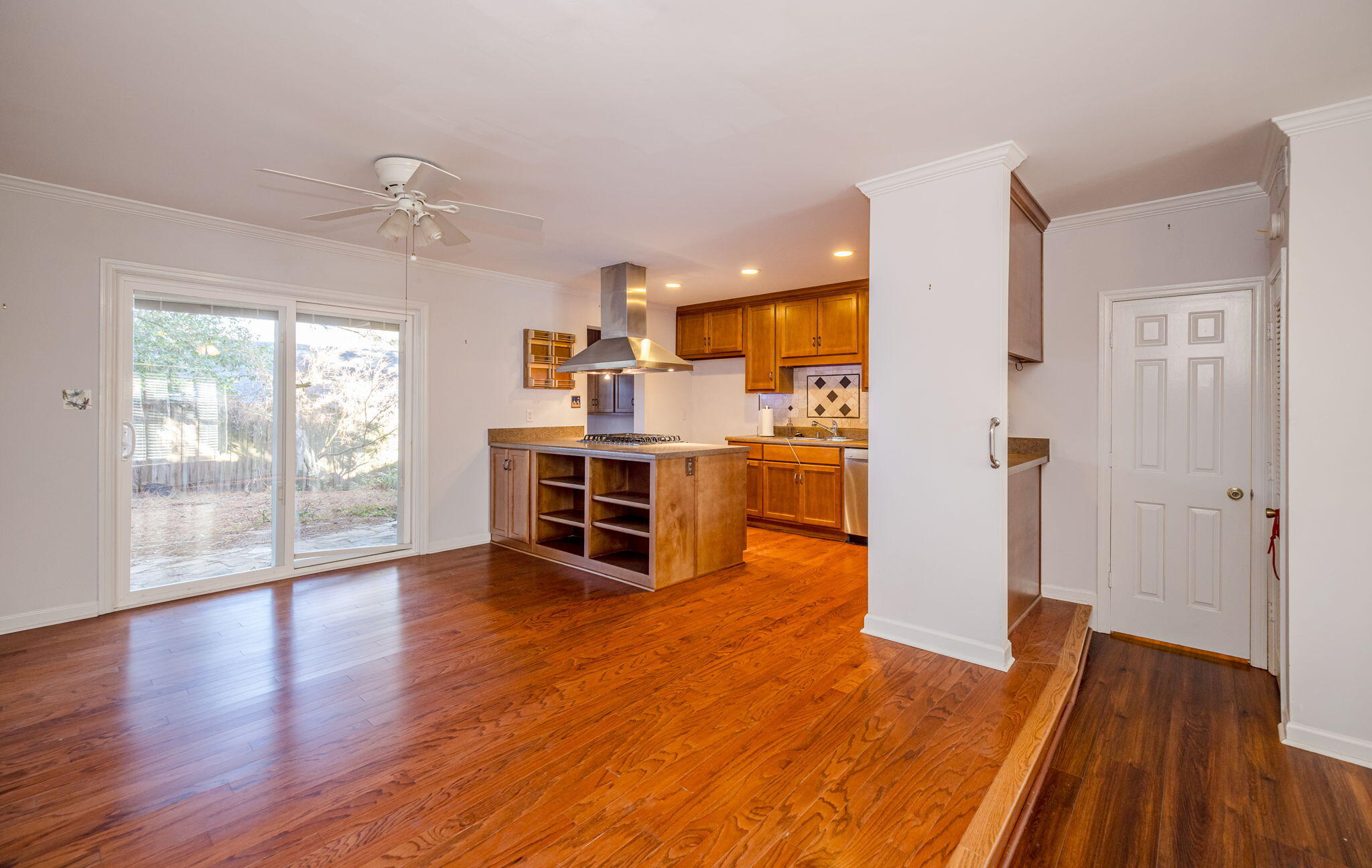 1206 SANDE HILL Place