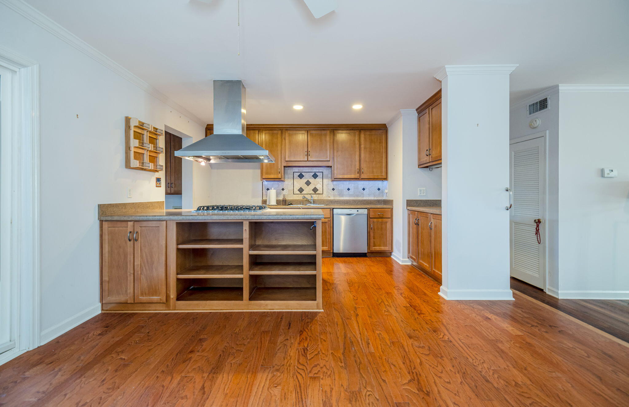 1206 SANDE HILL Place