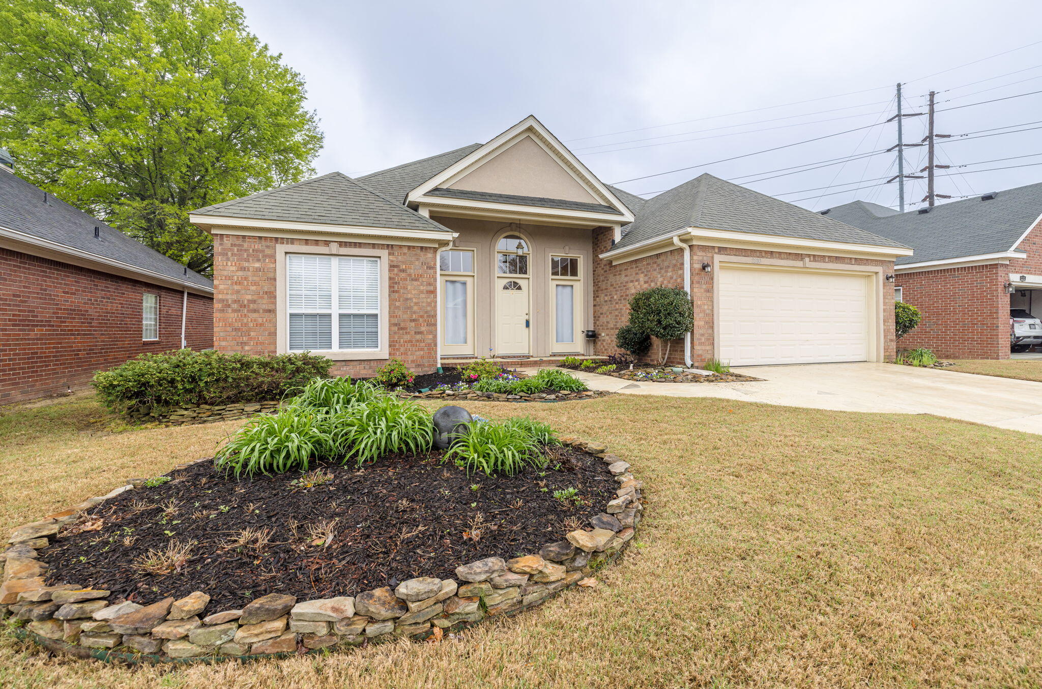 2210 LARKS Court
