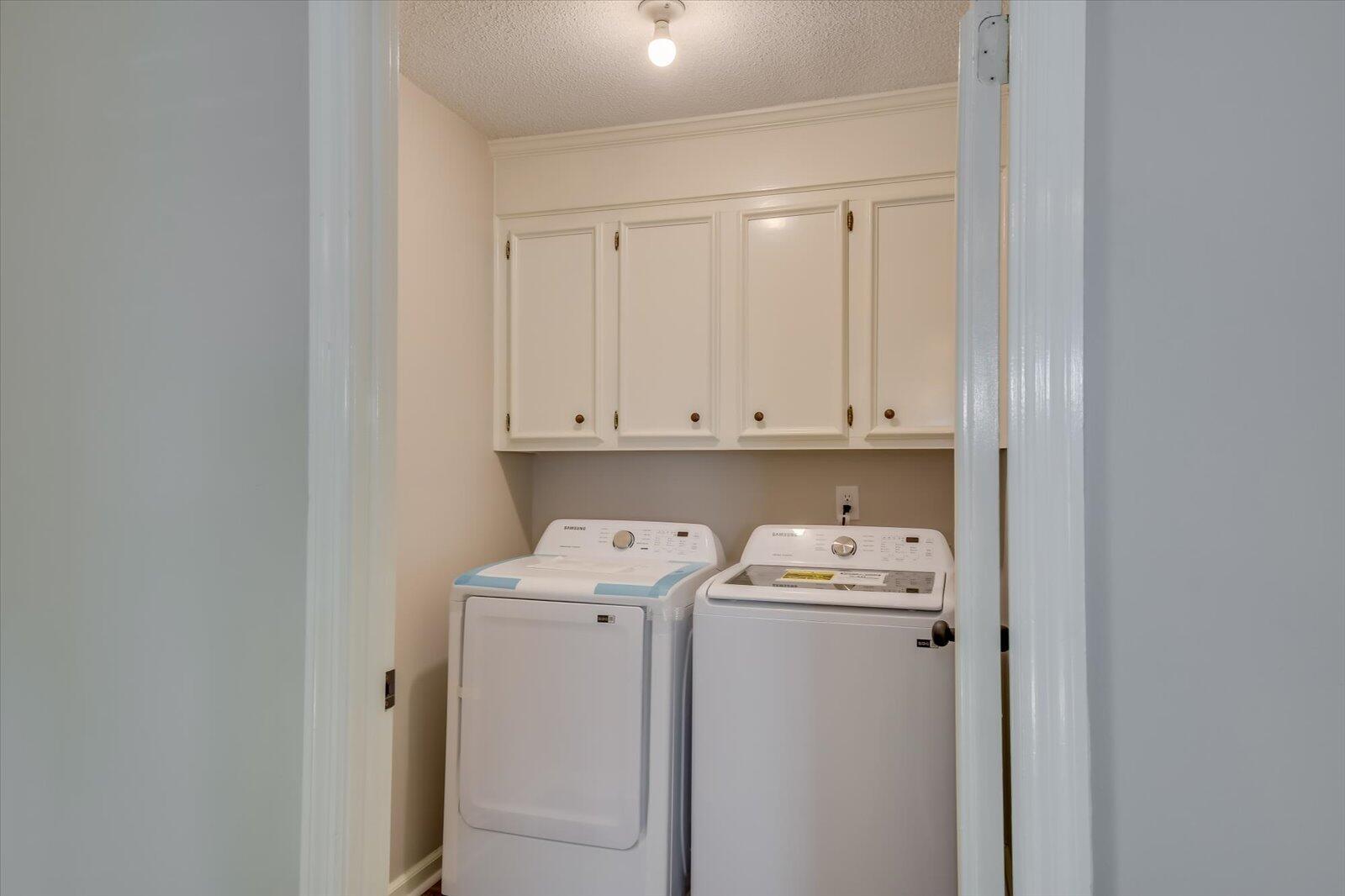 755 HICKORY OAK Hollow